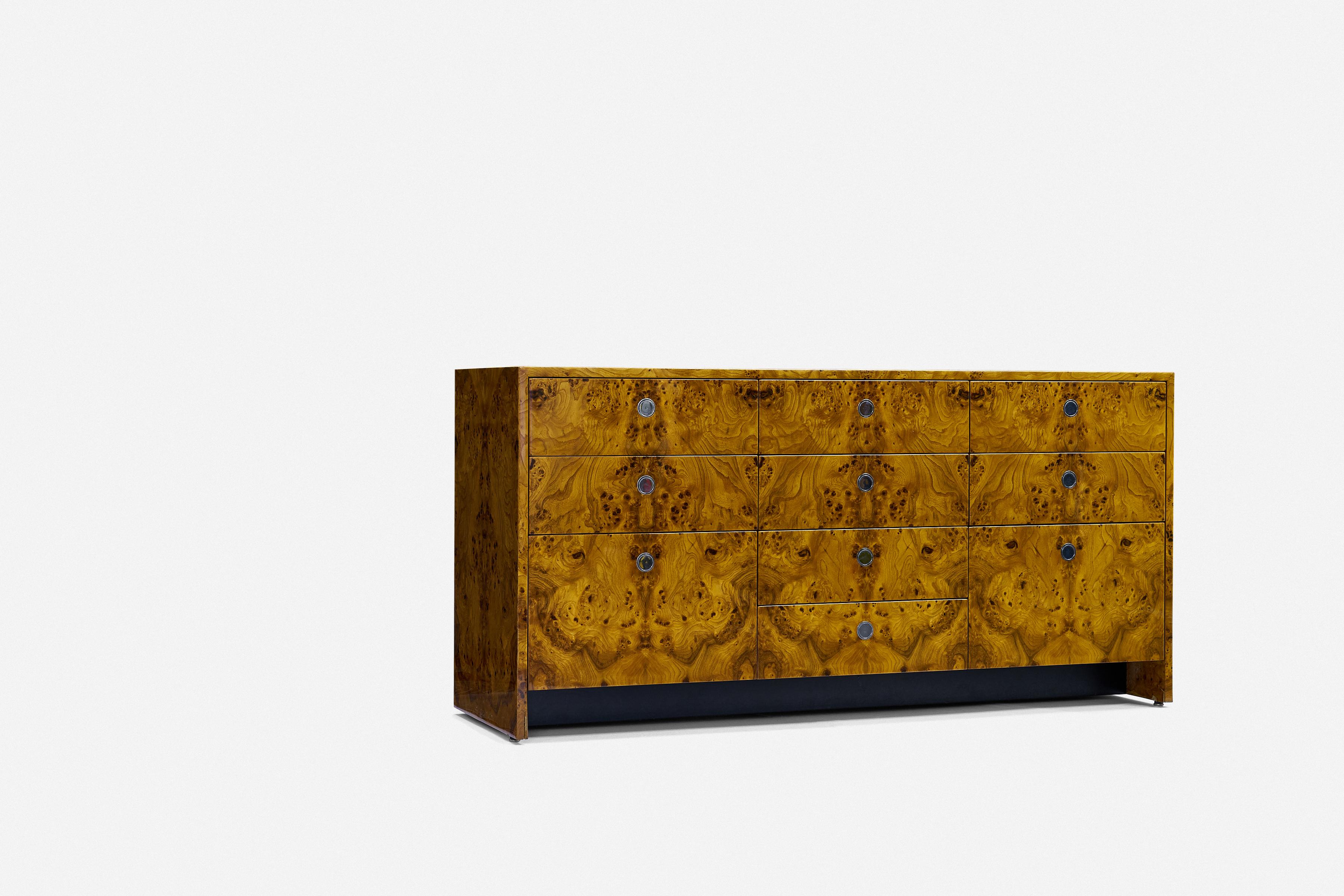 Mid-Century Modern Armoire en bois de ronce Ward Bennett pour Brickel Associates Inc. en vente