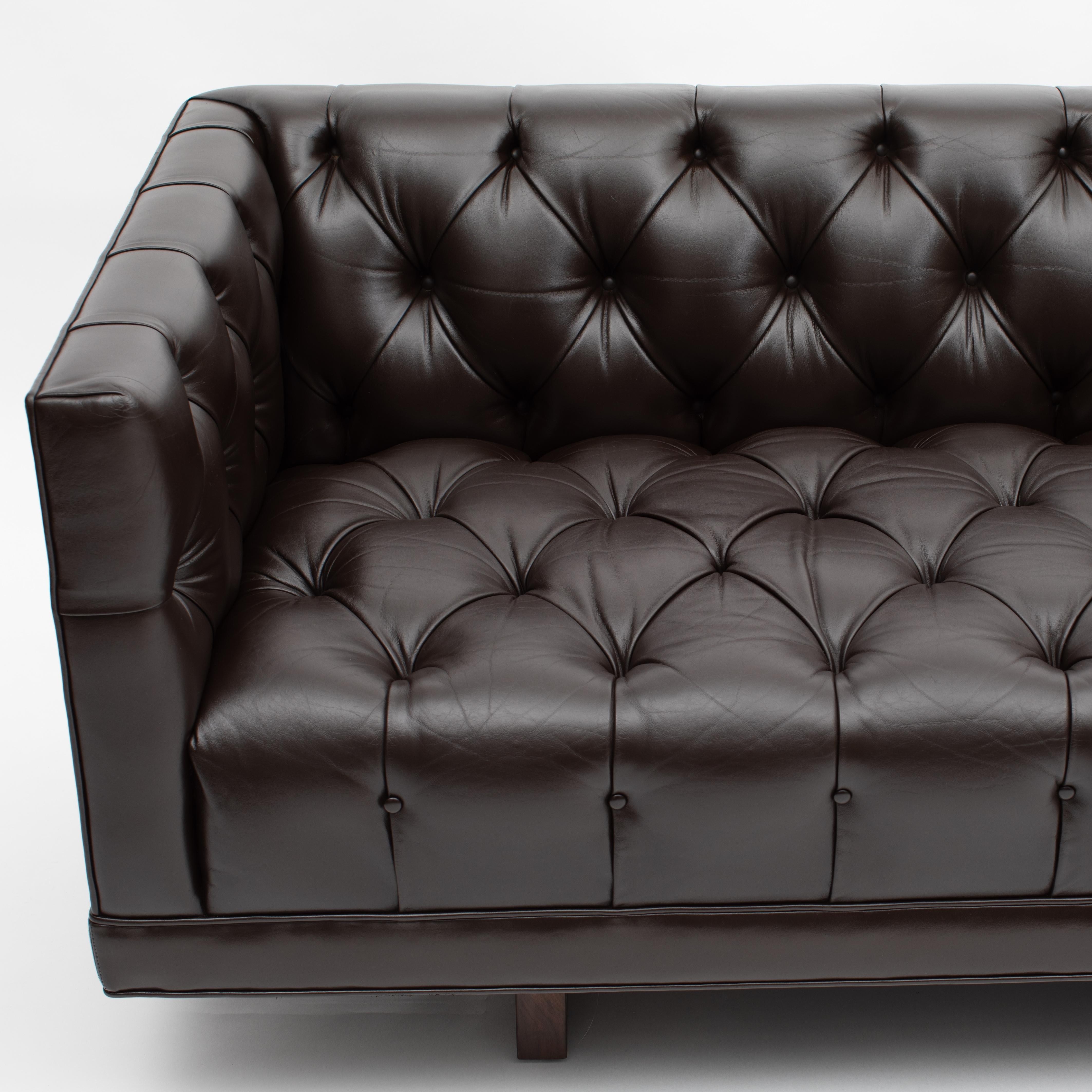 Ward Bennett Button-Tufted Leather Sofa for Lehigh Furniture, circa 1960s In Good Condition For Sale In Brooklyn, NY