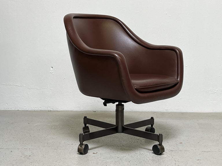 Ward Bennett Desk Chair in Leather with Bronze Base For Sale 3