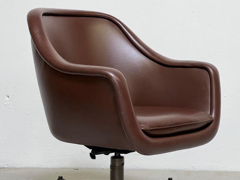 Ward Bennett Desk Chair in Leather with Bronze Base For Sale 4