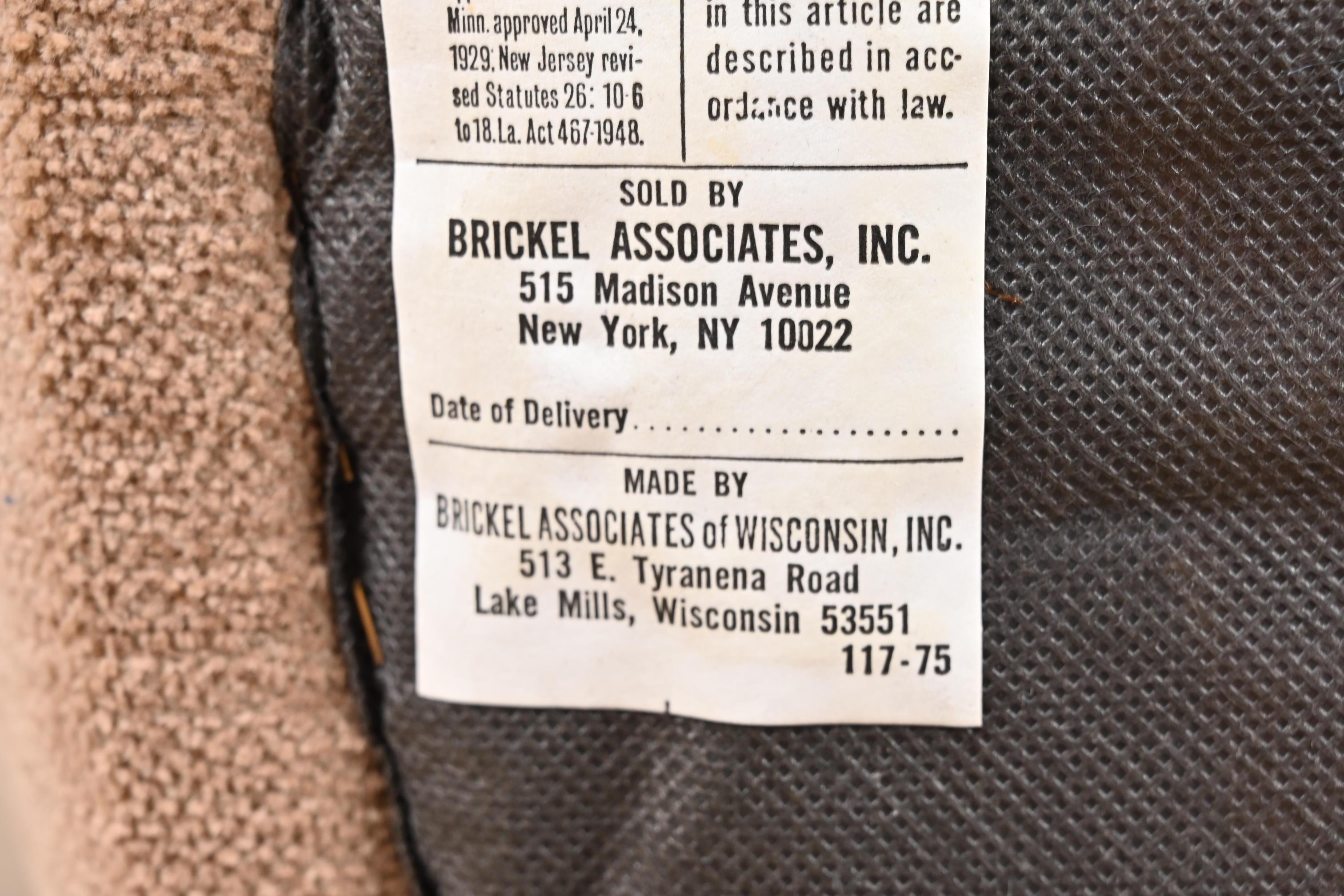 Ward Bennett pour Brickel Associates, chaises tubulaires tapissées en frêne sculpté, point de repère en vente 8