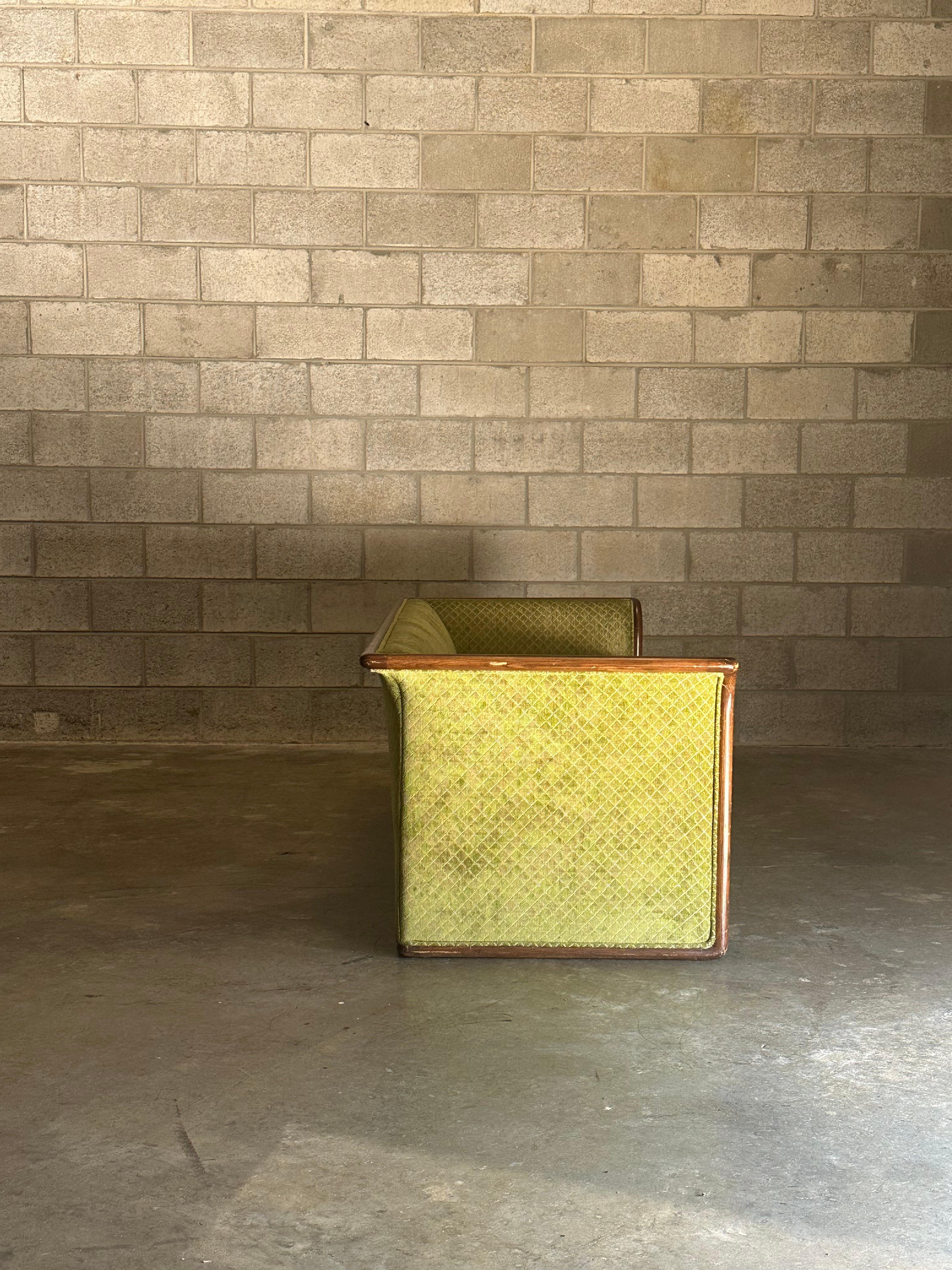 Ward Bennett for Brickel Associates Postmodern Sofa In Fair Condition In St.Petersburg, FL