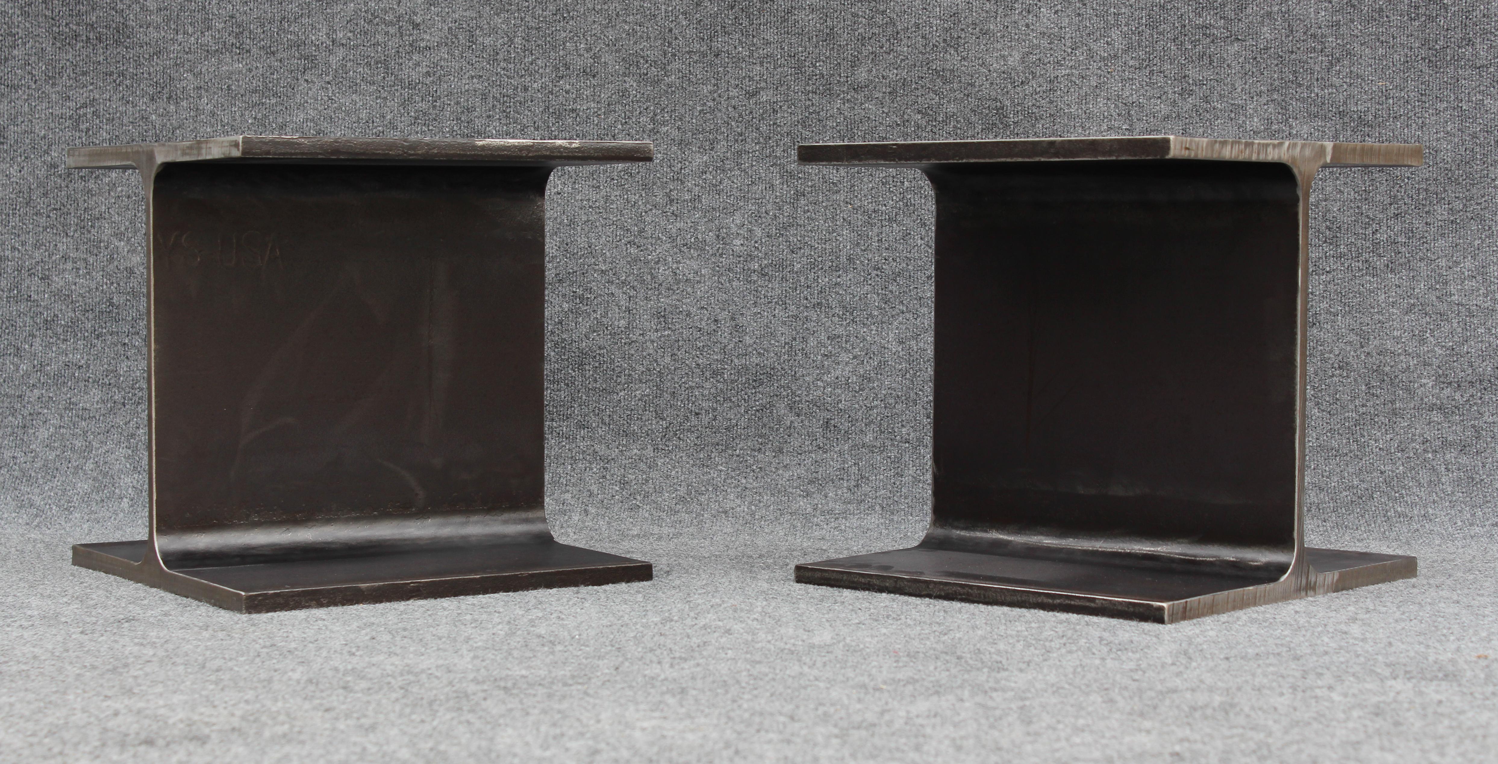 The Bennetts Inspired Pair I-Beam Steel Enameled Side or End Tables Mid-Century (Paire de tables d'appoint ou de chevet en acier émaillé) en vente 2