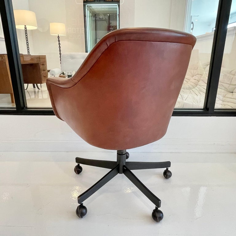 Ward Bennett Leather Desk Chair In Good Condition For Sale In Los Angeles, CA