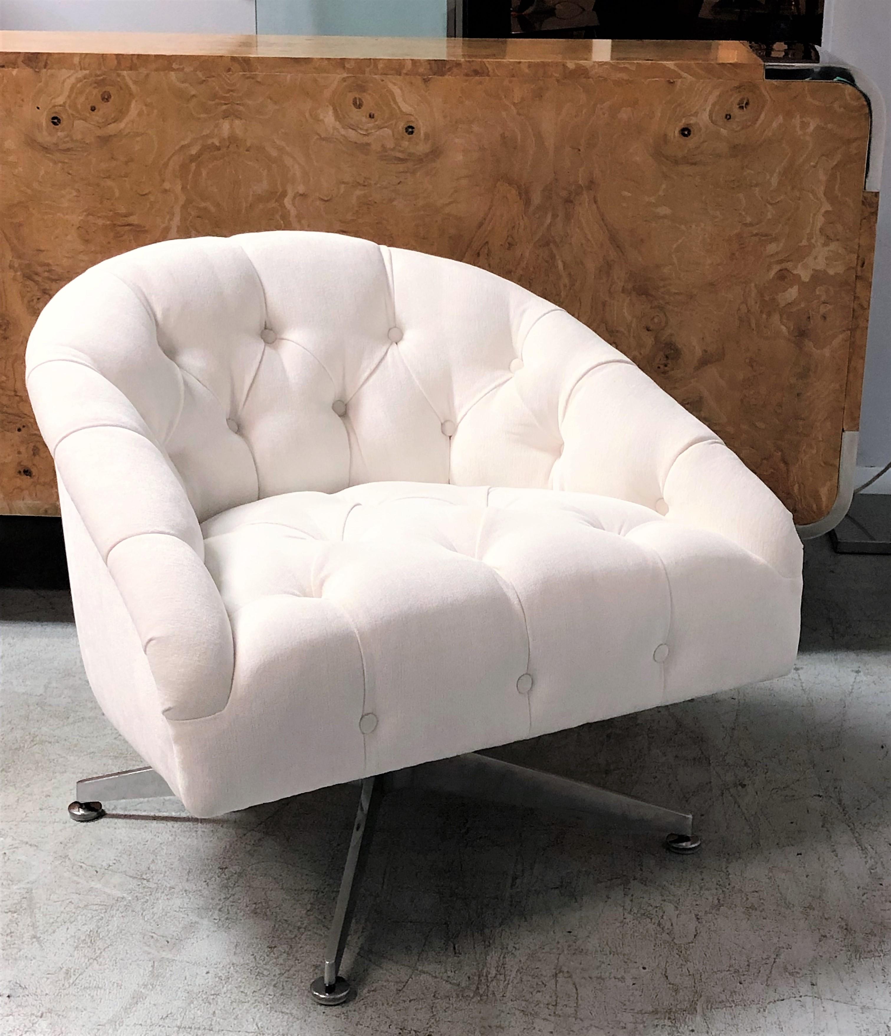 Mid-20th Century Ward Bennett Pair of Tufted Lounge Swivel Chairs, 1960s