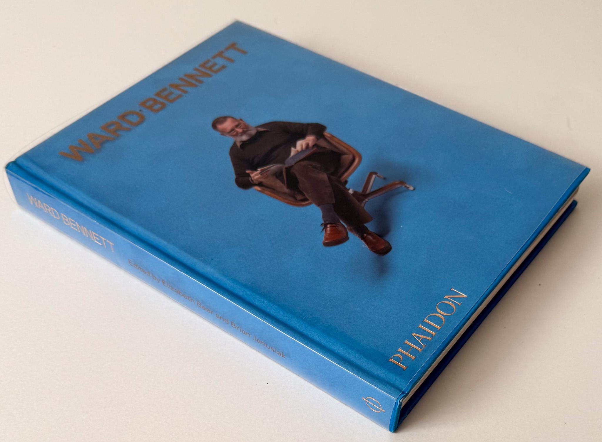 Monografia completa e ben organizzata sull'acclamato designer e artista americano Ward Bennett (1917-2003), pubblicata nel 2017 da Phaidon. A cura di Elizabeth Beer e Brian Janusiak, con una prefazione di John Pawson, un saggio introduttivo di Pilar