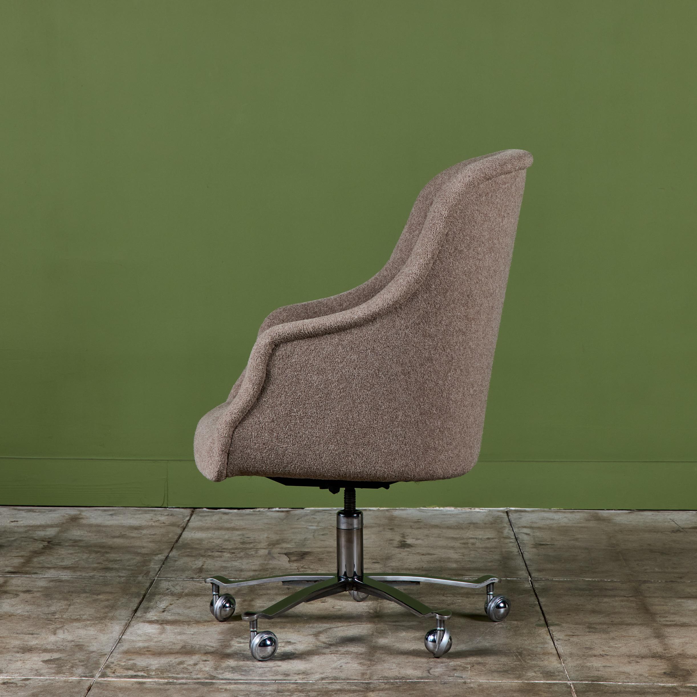 Ward Bennett gepolsterter Schreibtischstuhl für Brickel Associates (Moderne der Mitte des Jahrhunderts) im Angebot