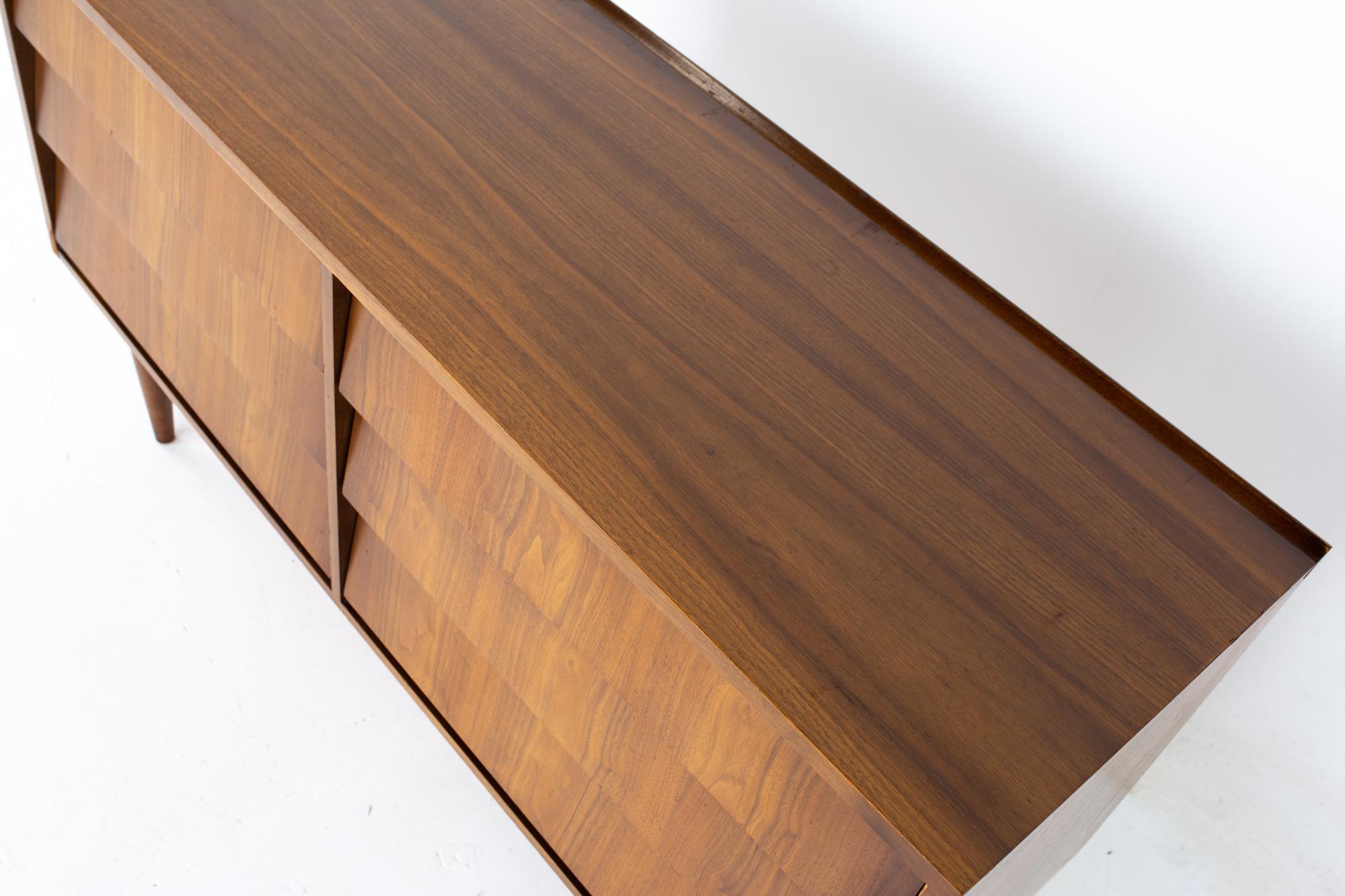 ward dresser