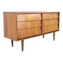 Ward Furniture Company Mid Century Louvered Walnut 6 Drawer Lowboy Dresser