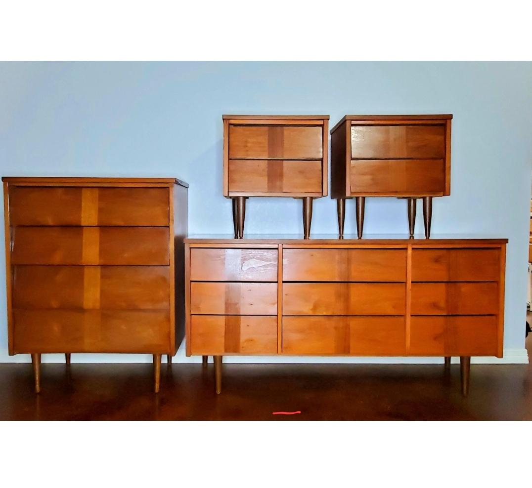 Ward Furniture Mid Century 