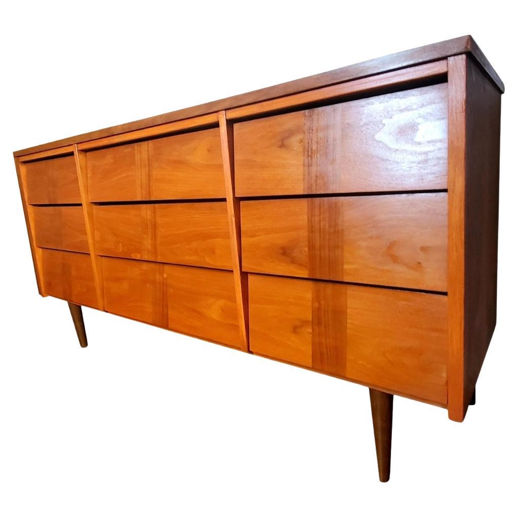 Ward Furniture Mid Century "Baby Steps" 9 Drawer Lowboy For Sale