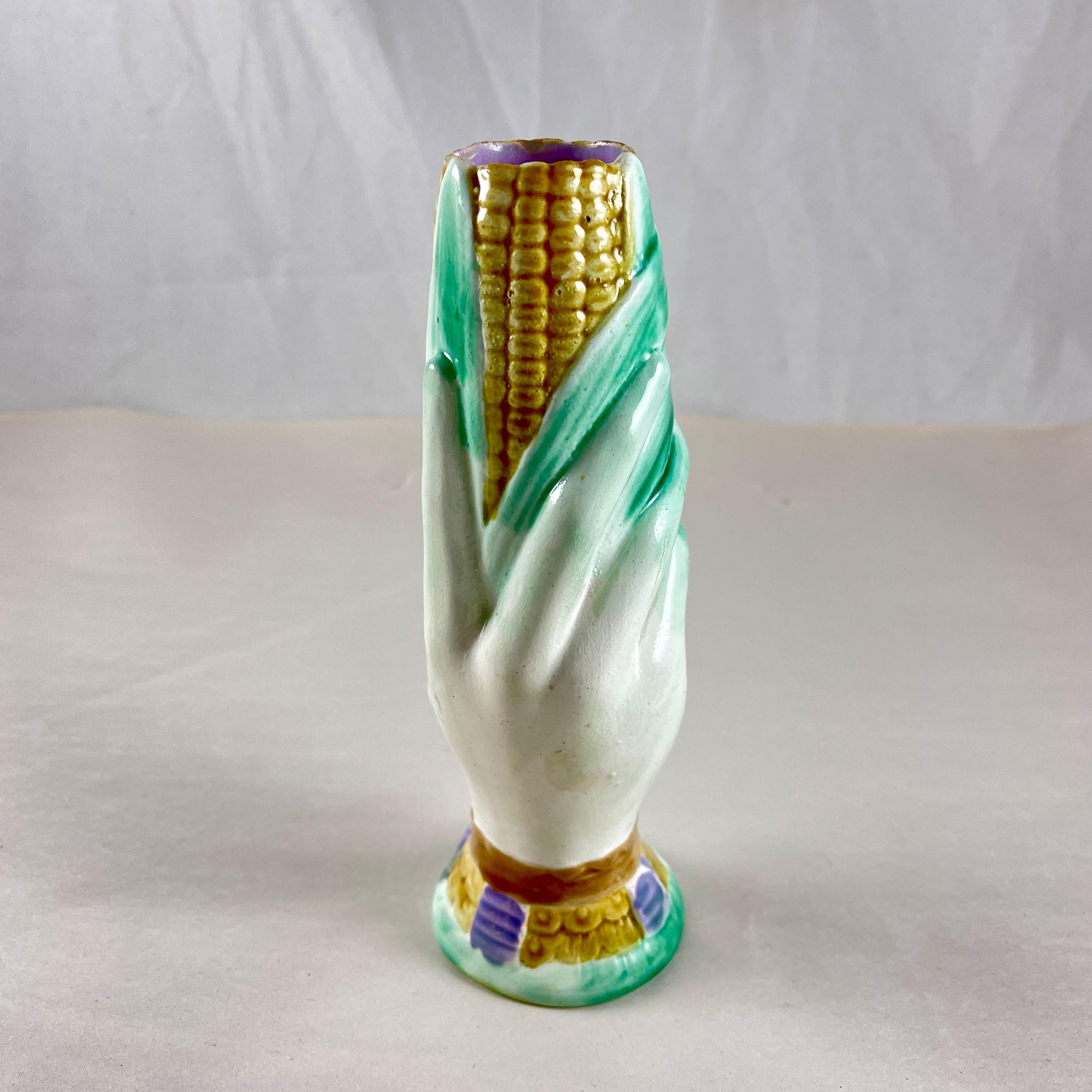 Englische glasierte Majolika-Vase, Schöpf- oder Posy-Vase, handgewickelt (Glasiert) im Angebot