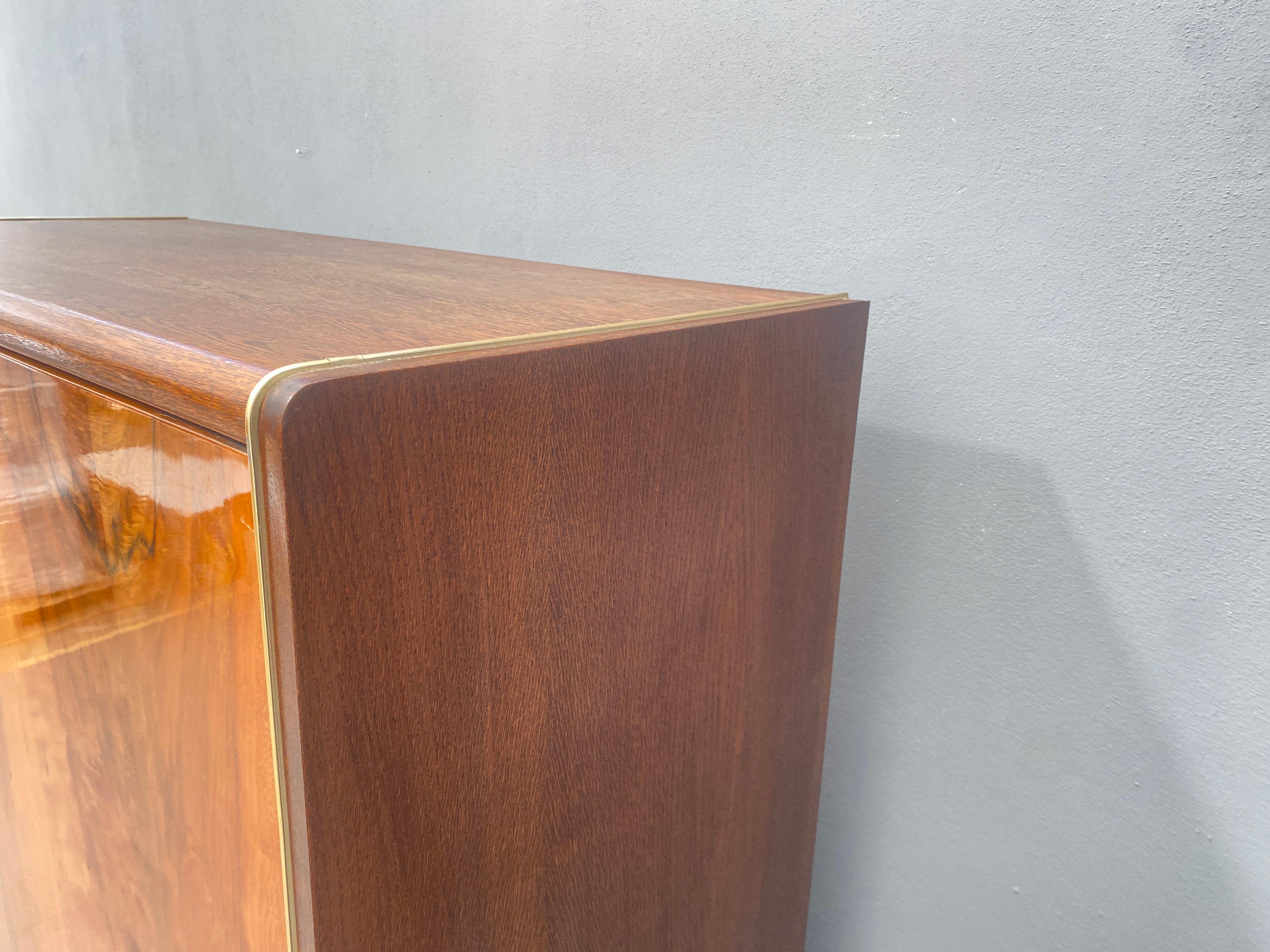 Armoire, 1970, placage de noyer 4
