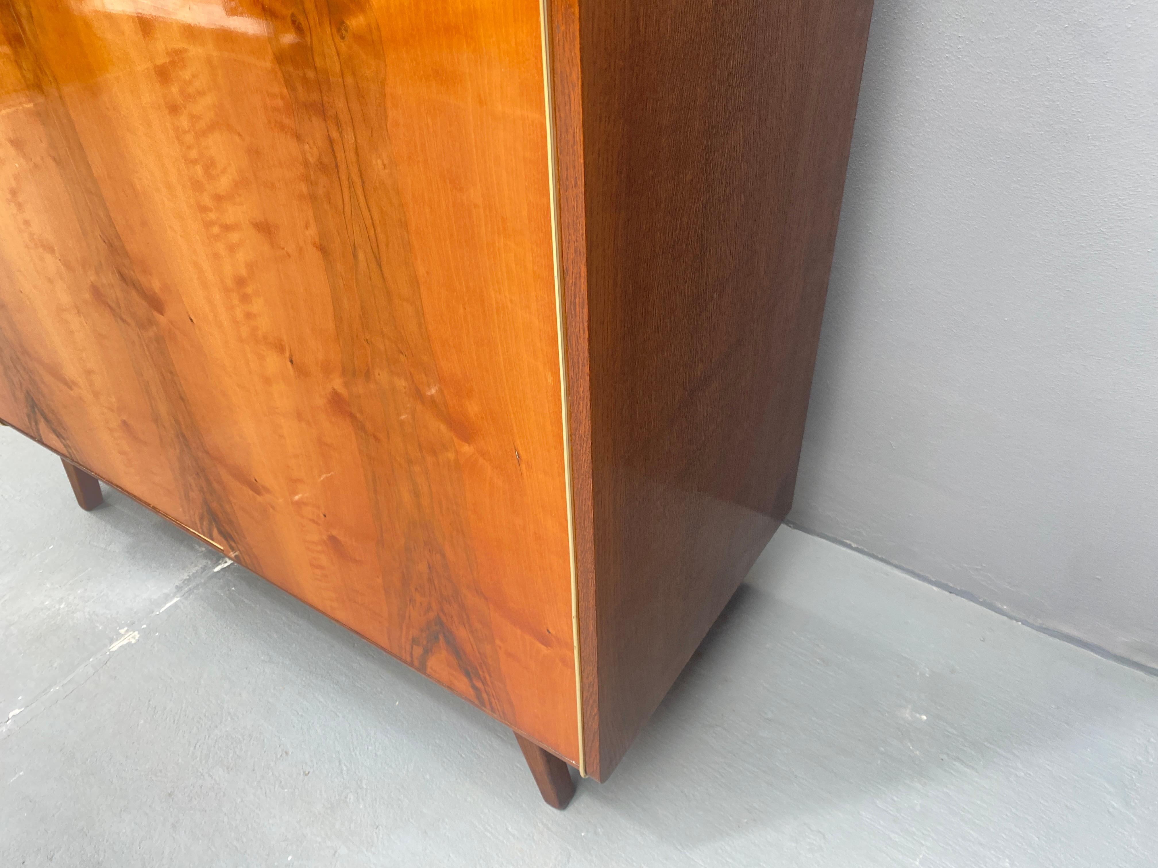 Armoire, 1970, placage de noyer 5