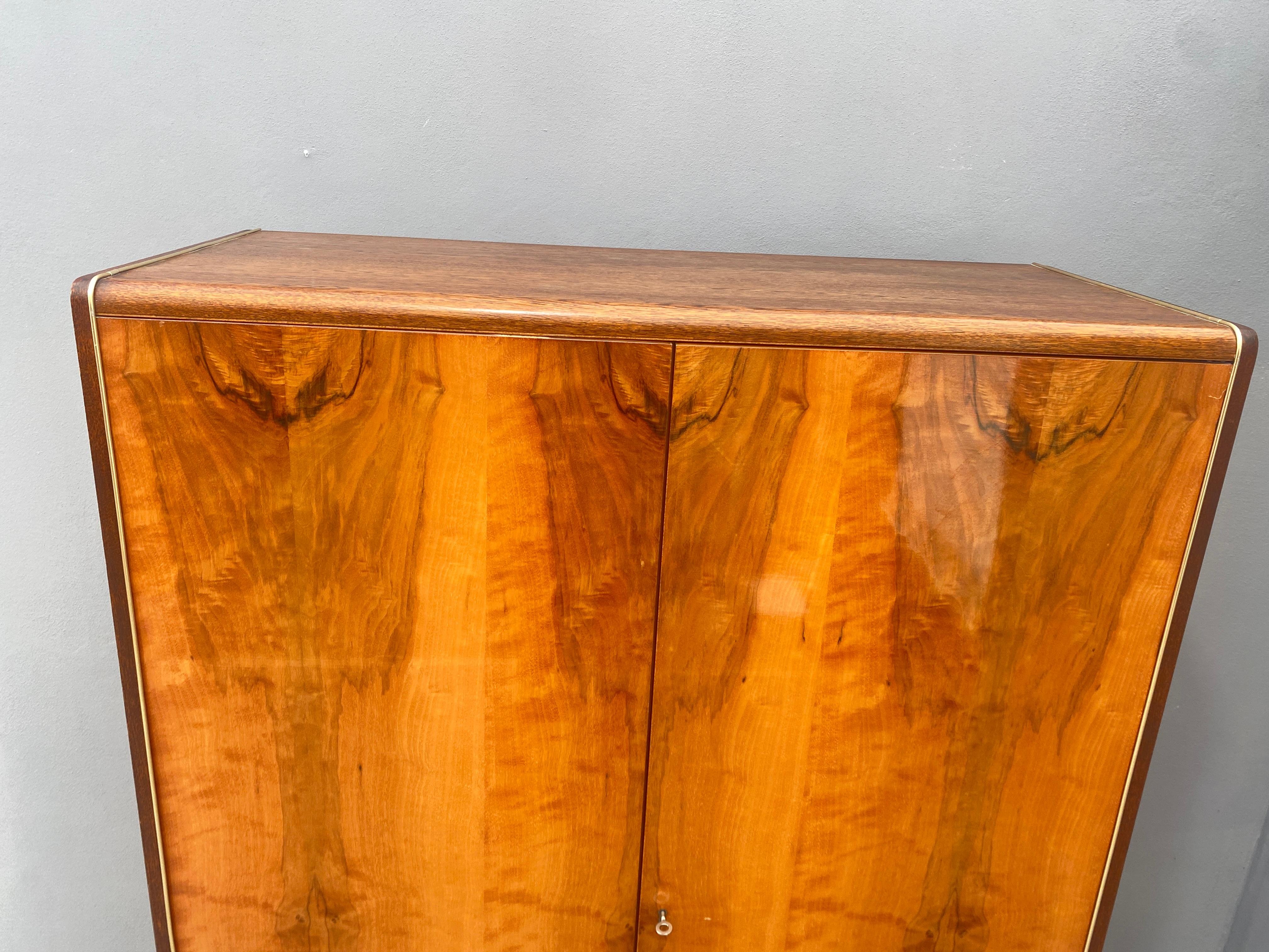 Armoire, 1970, placage de noyer 7