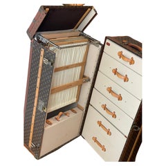 Wardrobe Louis Vuitton Trunk