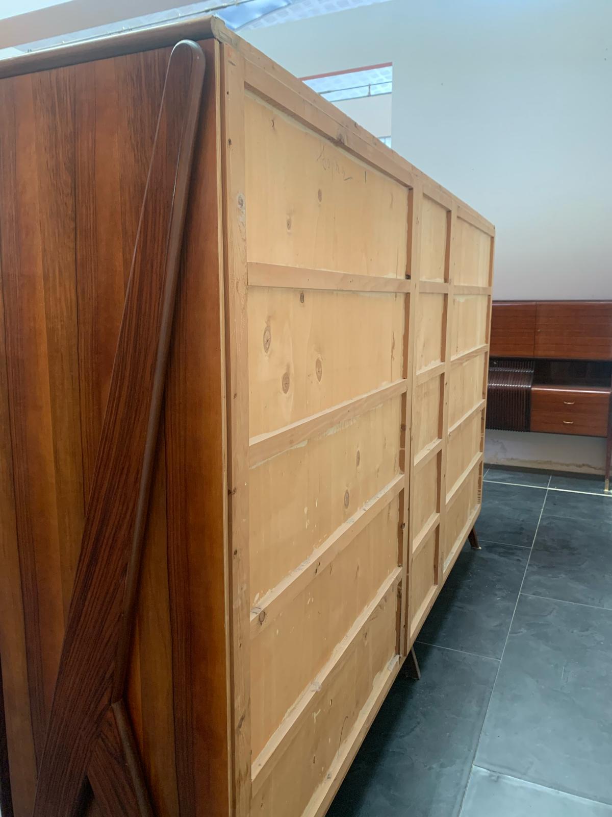 Wardrobe with diagonal doors without handles and hinges from the 60s For Sale 9