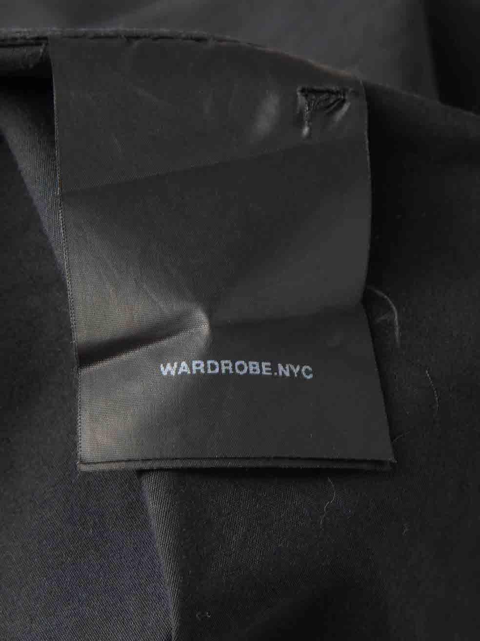 Kleiderschrank.NYC Schwarzes langärmeliges Hemd aus Baumwolle Größe M im Angebot 2