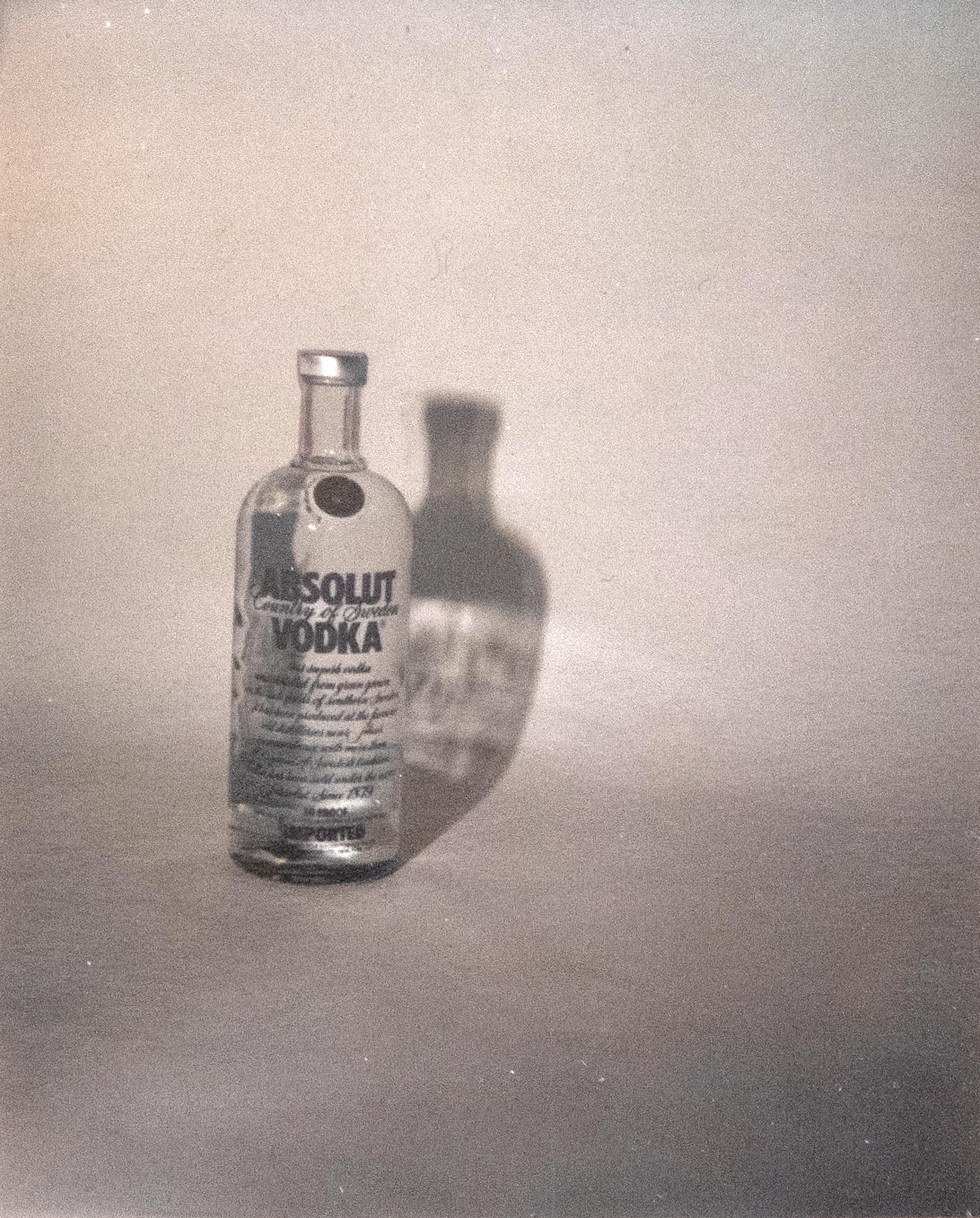 Vodka Absoluto - Photograph Arte pop de WARHOL, ANDY