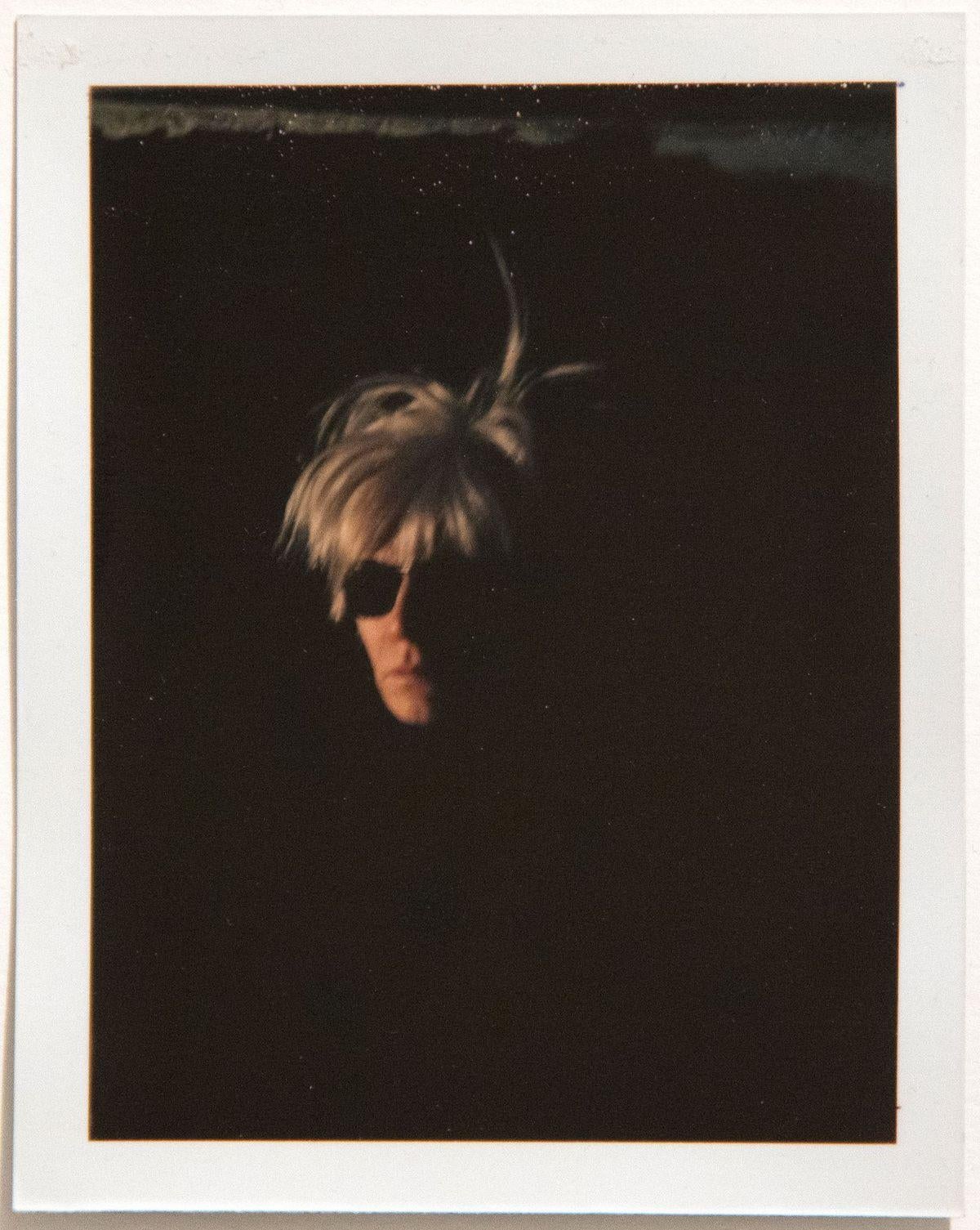 WARHOL, ANDY Color Photograph – Warhol Self-Portrait (Schreckensperücke)