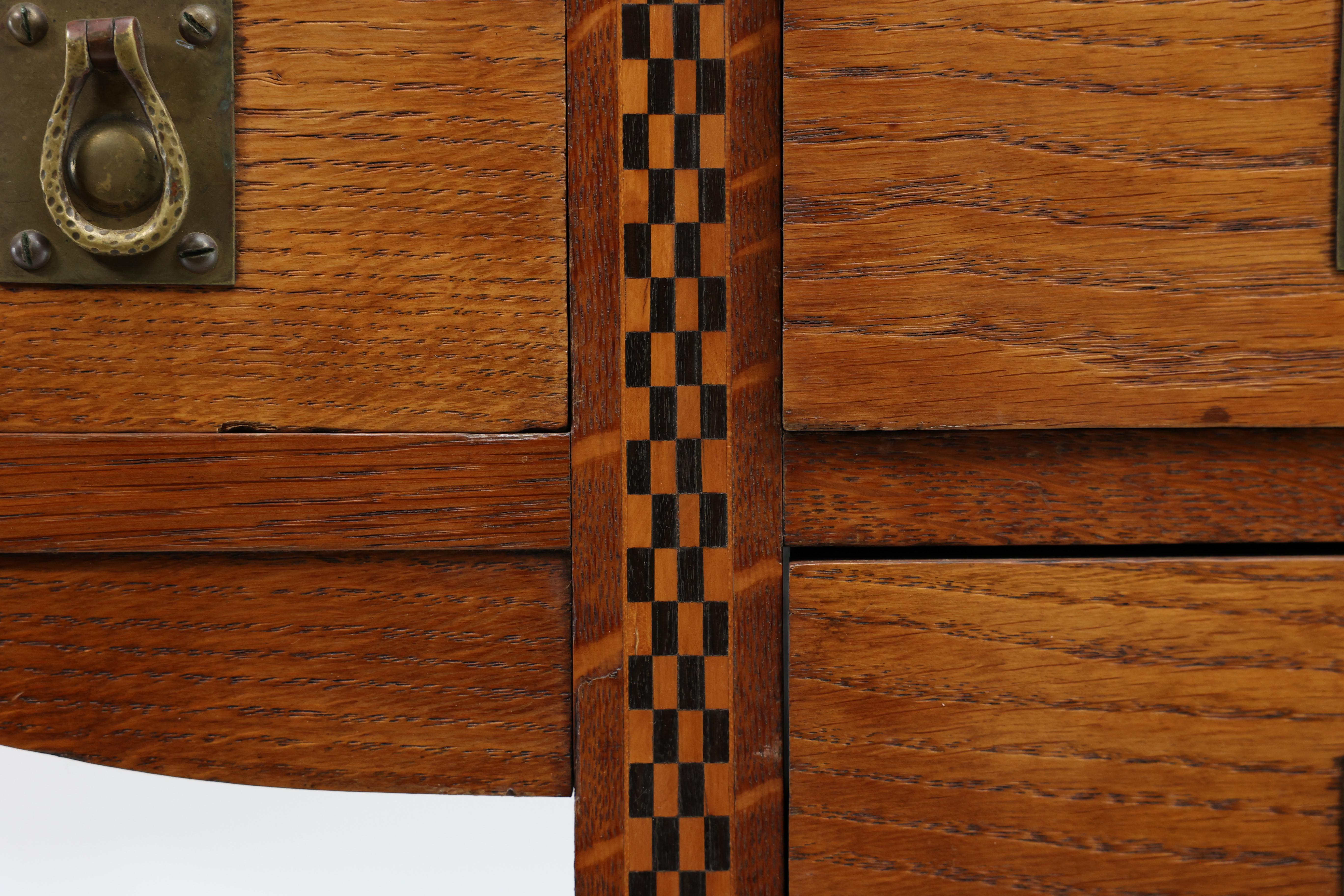 Waring et Gillow. Bureau à double piédestal à genouillère et à façade en arc de cercle de style Arts and Crafts en vente 6