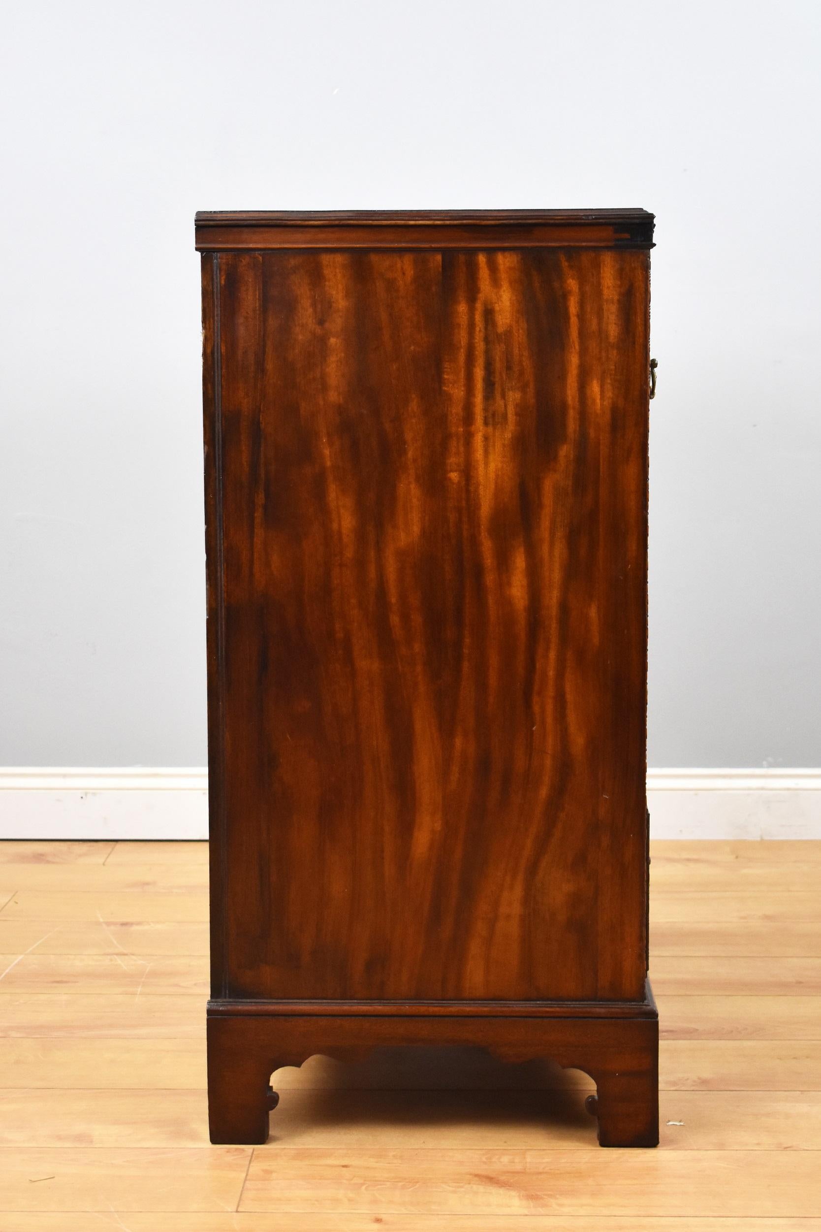 Waring and Gillow Mahogany Chest Drawers 4