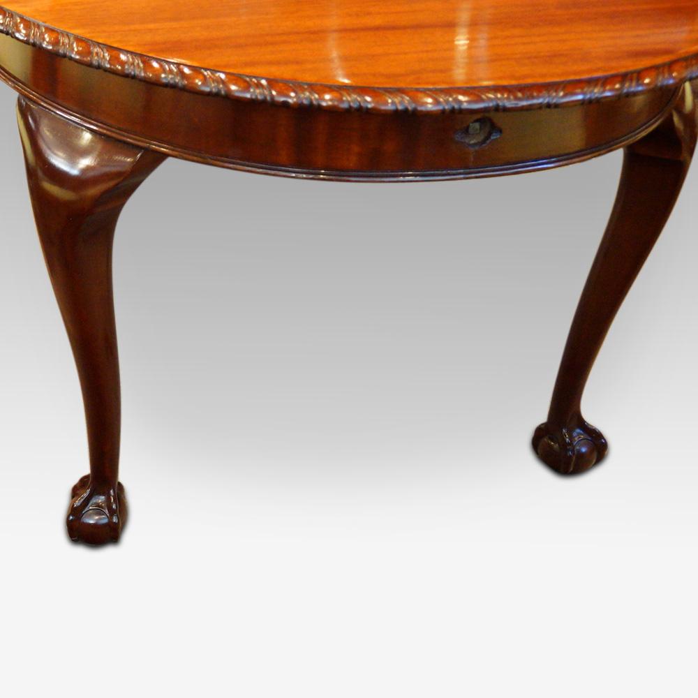 Waring and Gillow Mahogany Extending Dining Table For Sale 1