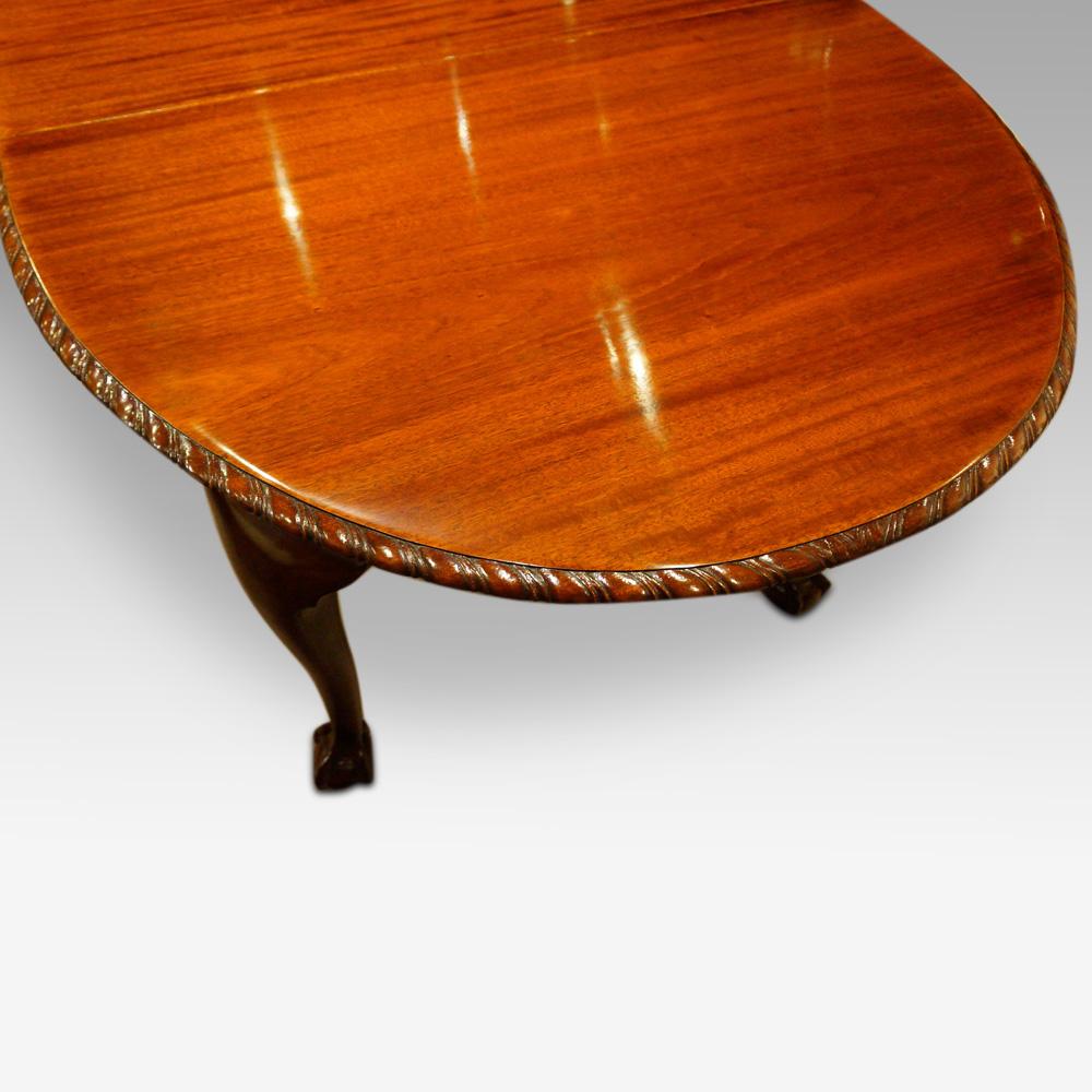 This Waring and Gillow mahogany extending dining table was made circa 1920.
Waring and Gillow were a top retailer and makers of fine furniture. Having showrooms in multiple up market locations.
This example is one of their oval extending tables,
