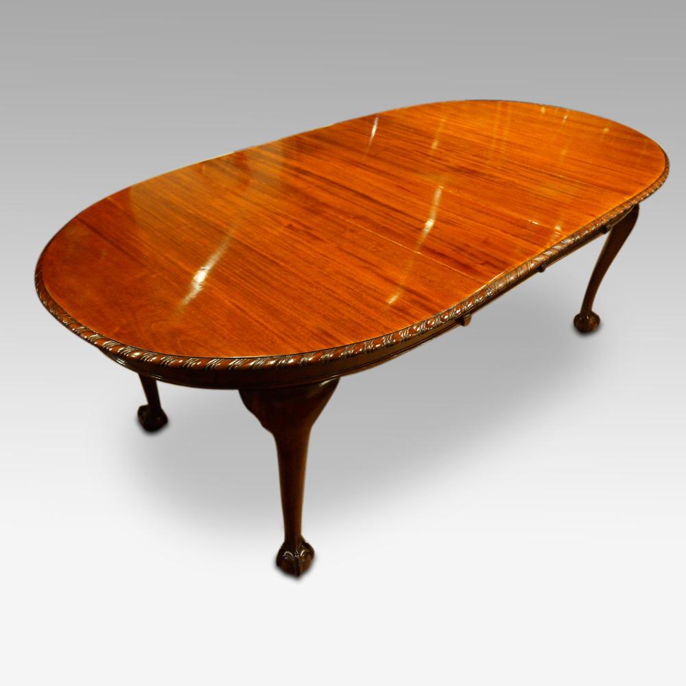 Early 20th Century Waring and Gillow Mahogany Extending Dining Table For Sale