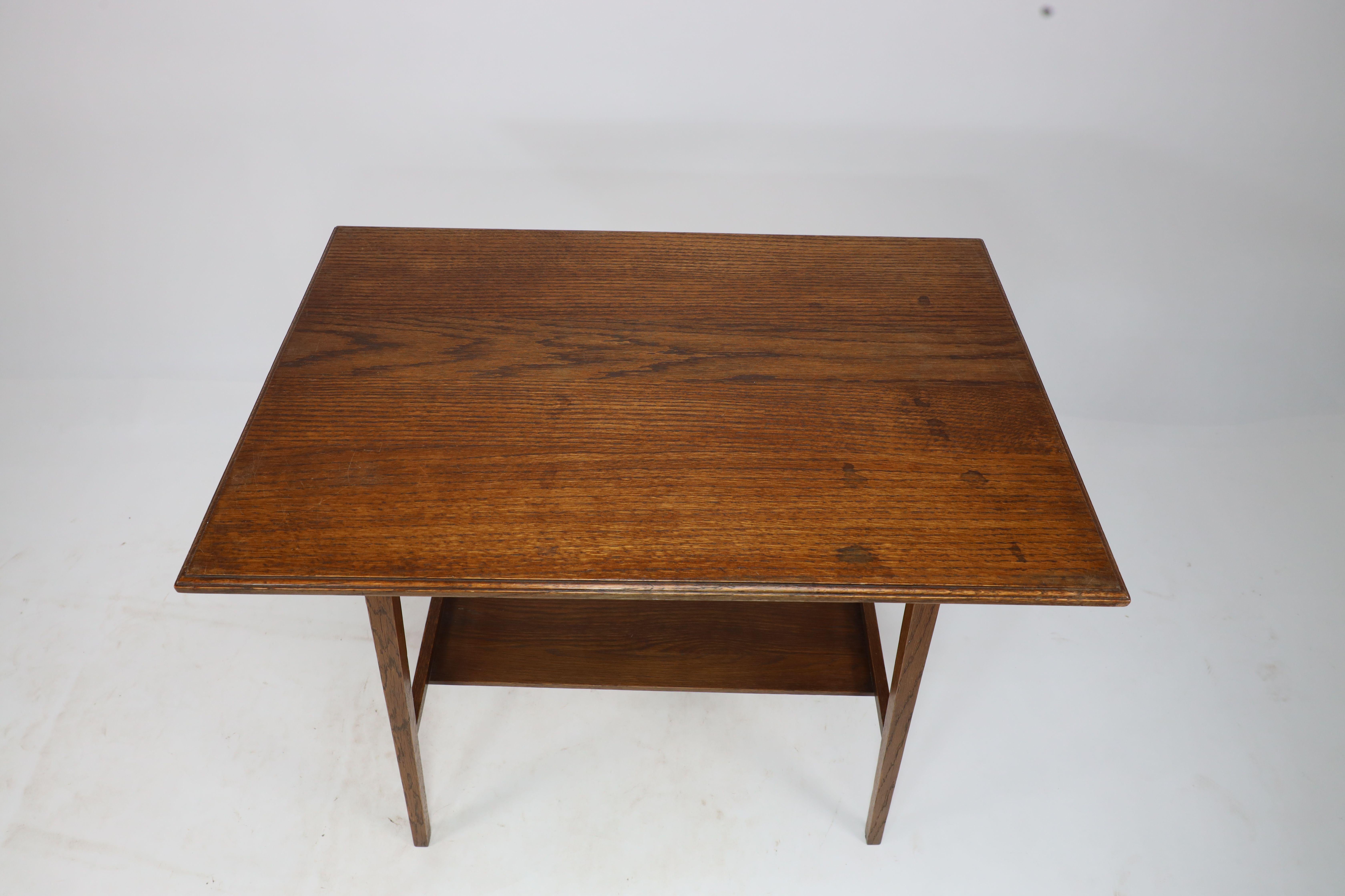 Waring & Gillow. Ein Paar Beistelltische aus Eiche im Glasgow-Stil (Arts and Crafts) im Angebot 4