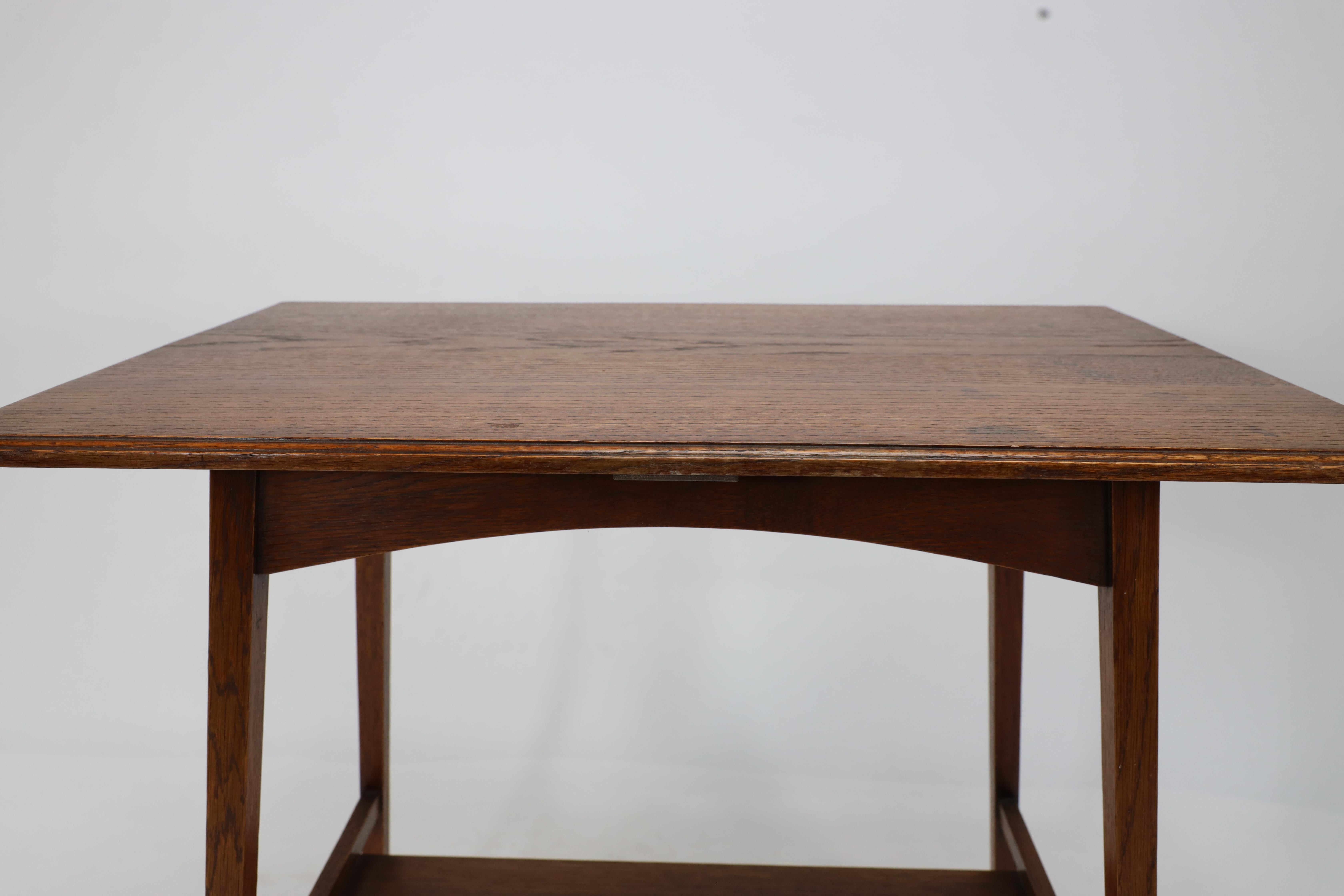 Waring & Gillow. Ein Paar Beistelltische aus Eiche im Glasgow-Stil (Arts and Crafts) im Angebot 6