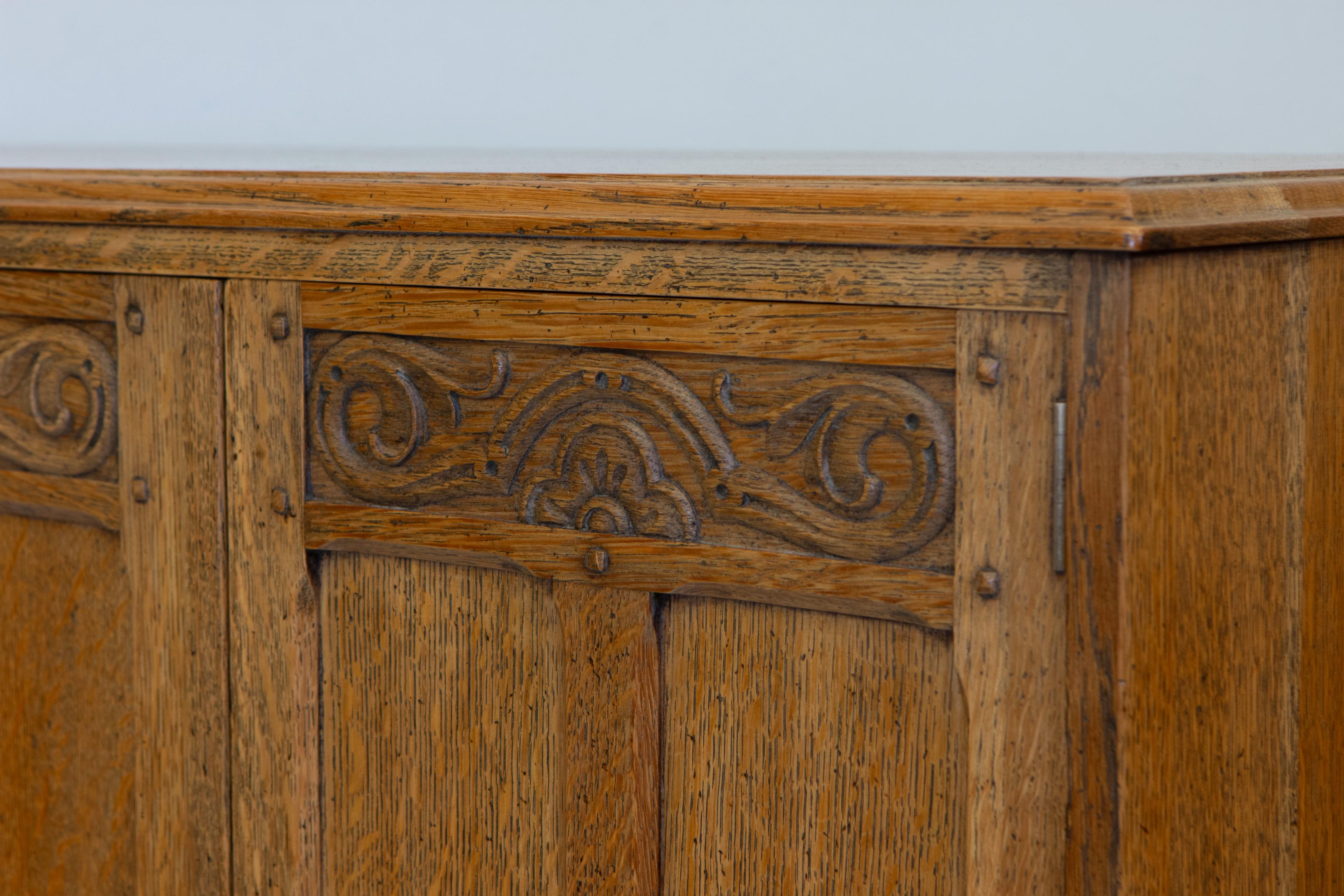 Hand-Crafted Waring & Gillow Oak Cotswold School Manner Arts And Crafts Cabinet Circa 1920