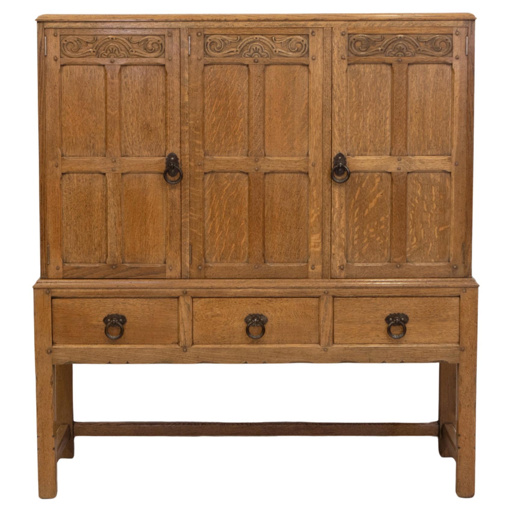 Waring & Gillow Oak Cotswold School Manner Arts And Crafts Cabinet Circa 1920 For Sale