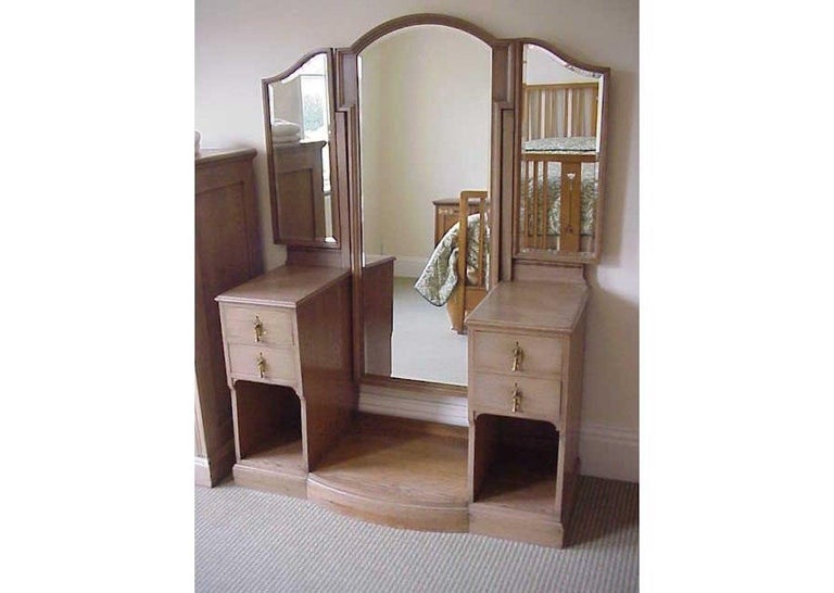 Oak Waring & Gillows George Walton Style of, Arts & Crafts Wardrobe & Dressing Table For Sale
