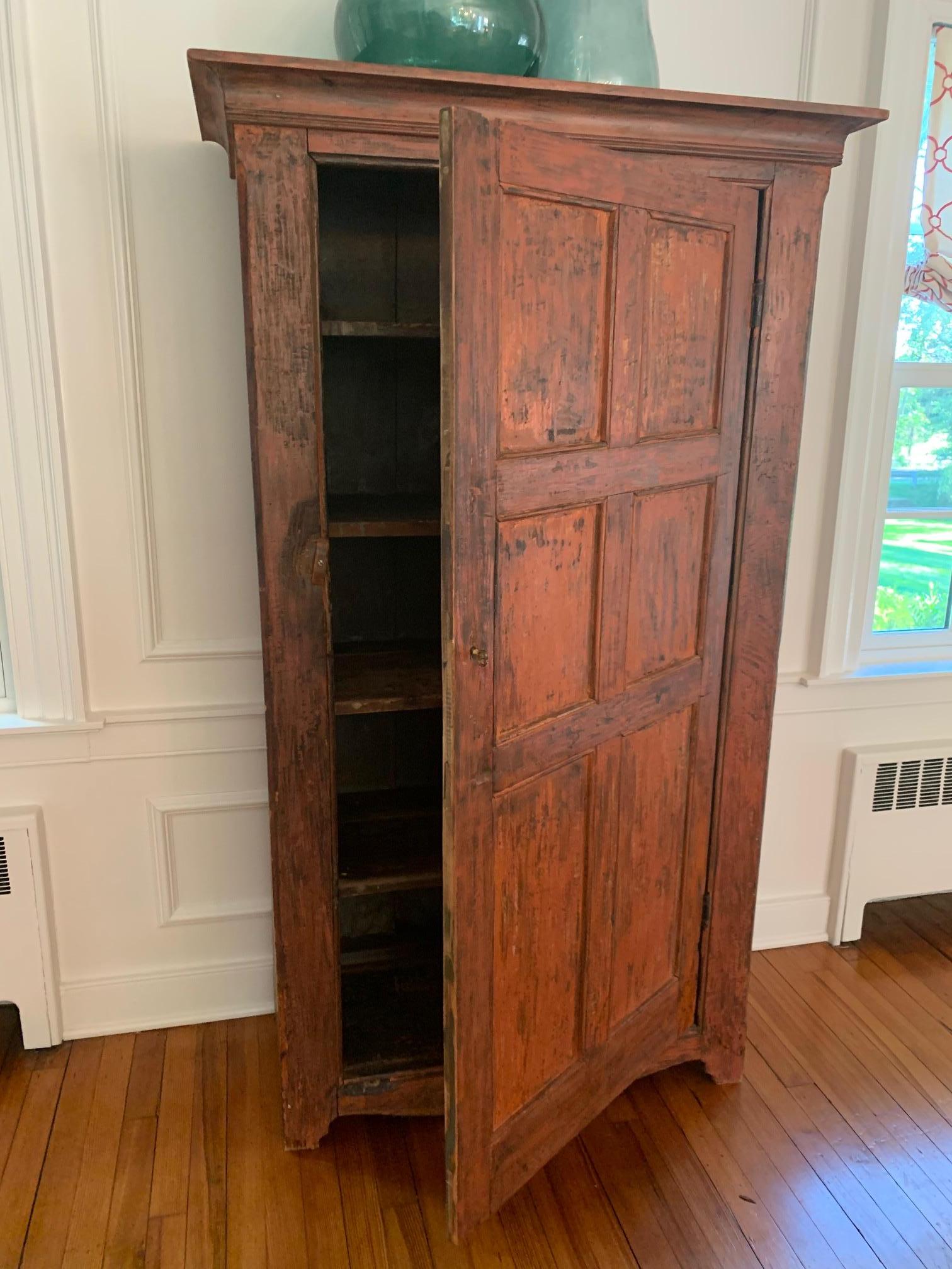 Warm Country Vermont Distressed Painted Cupboard In Distressed Condition In Hopewell, NJ