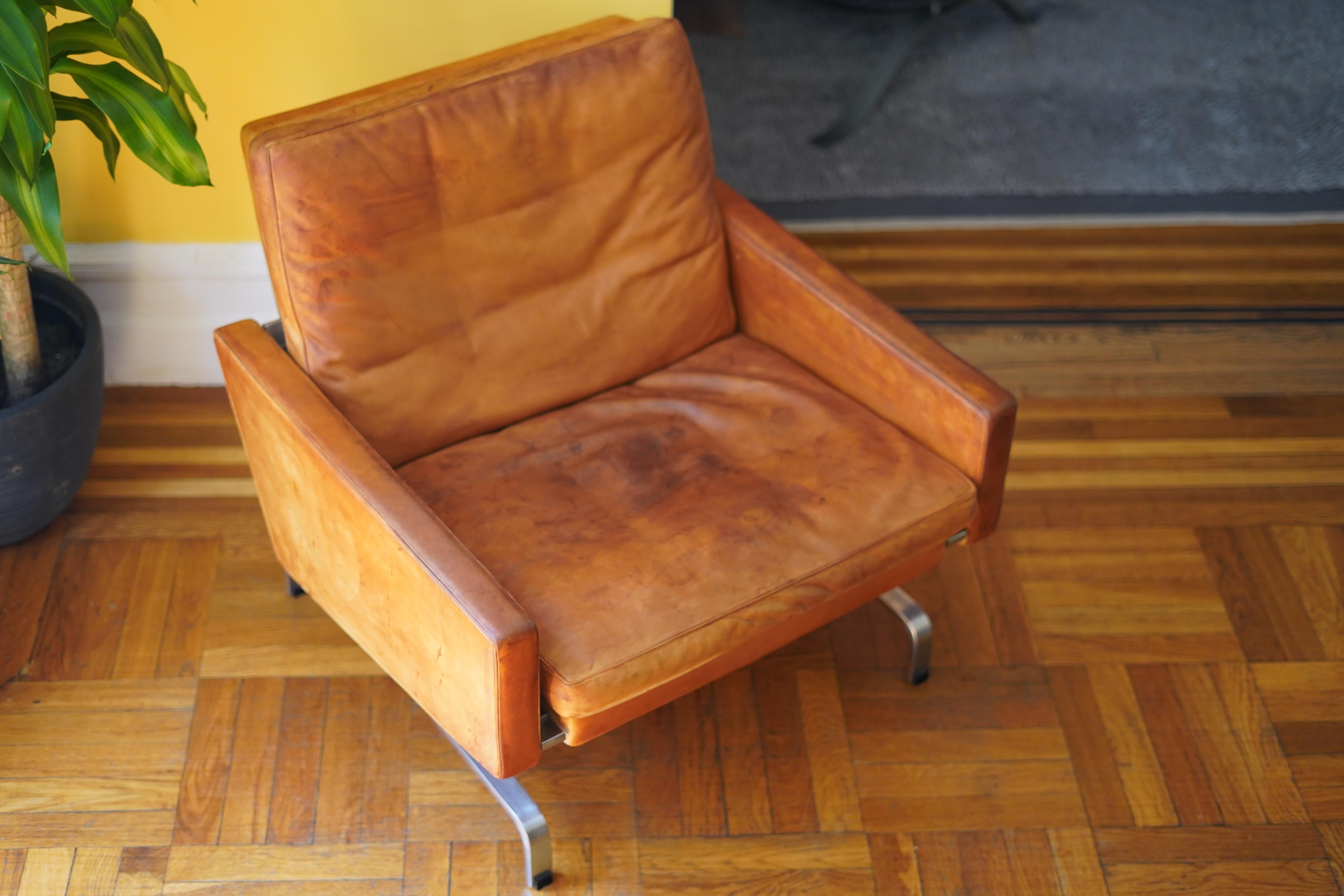 Patiné cuir chaud de couleur havane foncé PK31 chaise Fritz Hansen, Danemark 1983 en vente