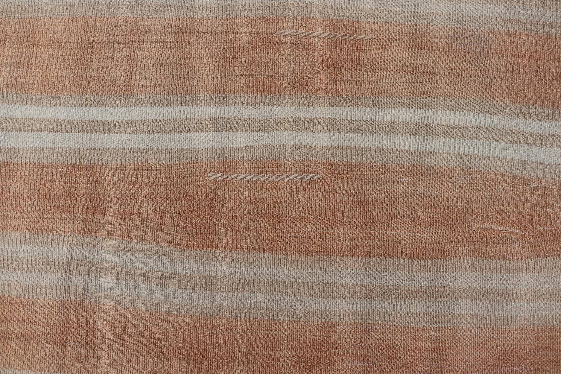 Rug & Kilim Vintage turc à rayures 4'7 x 6'0 en vente 4