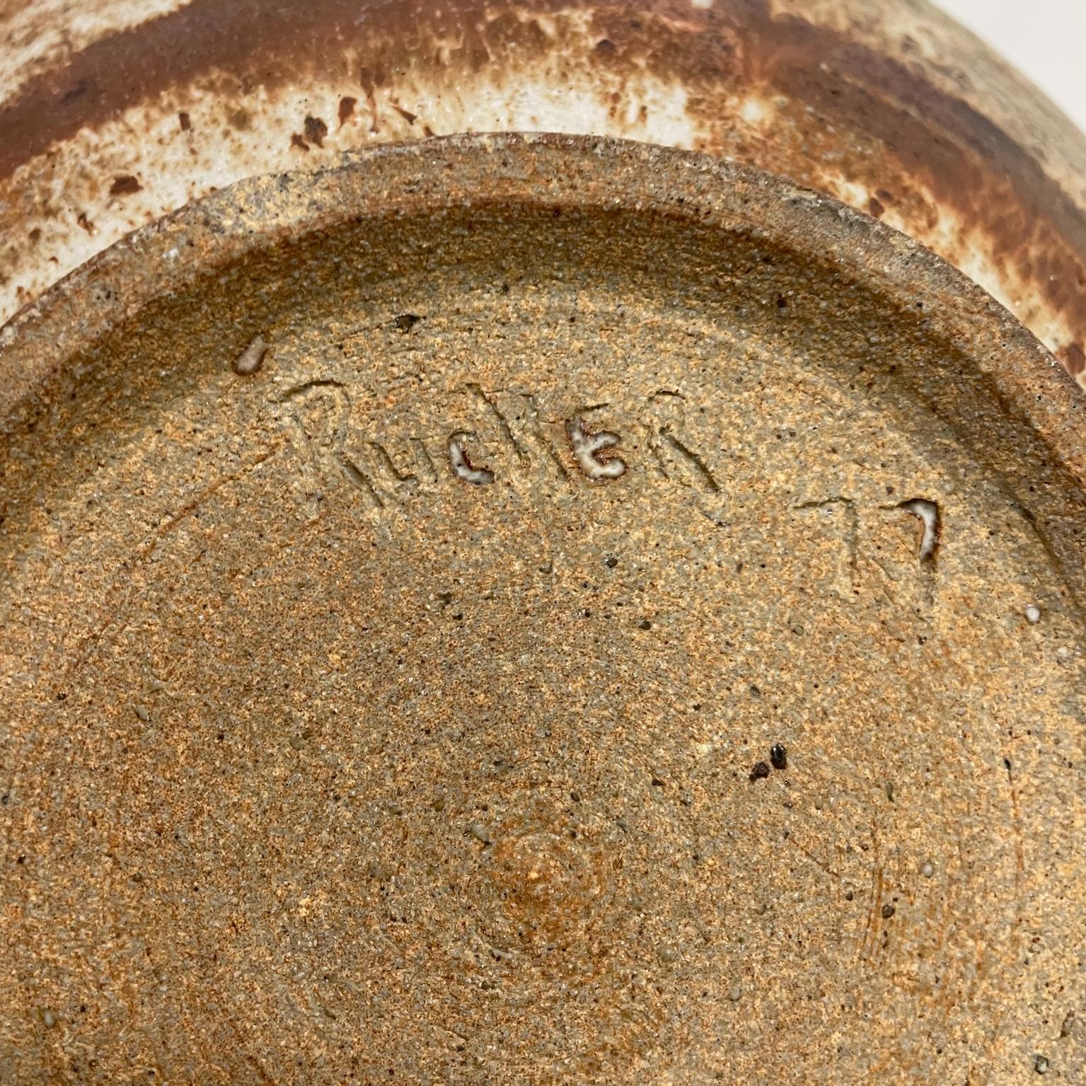 1977 Speckled Art Pottery Bowl Signed Rucker For Sale 2