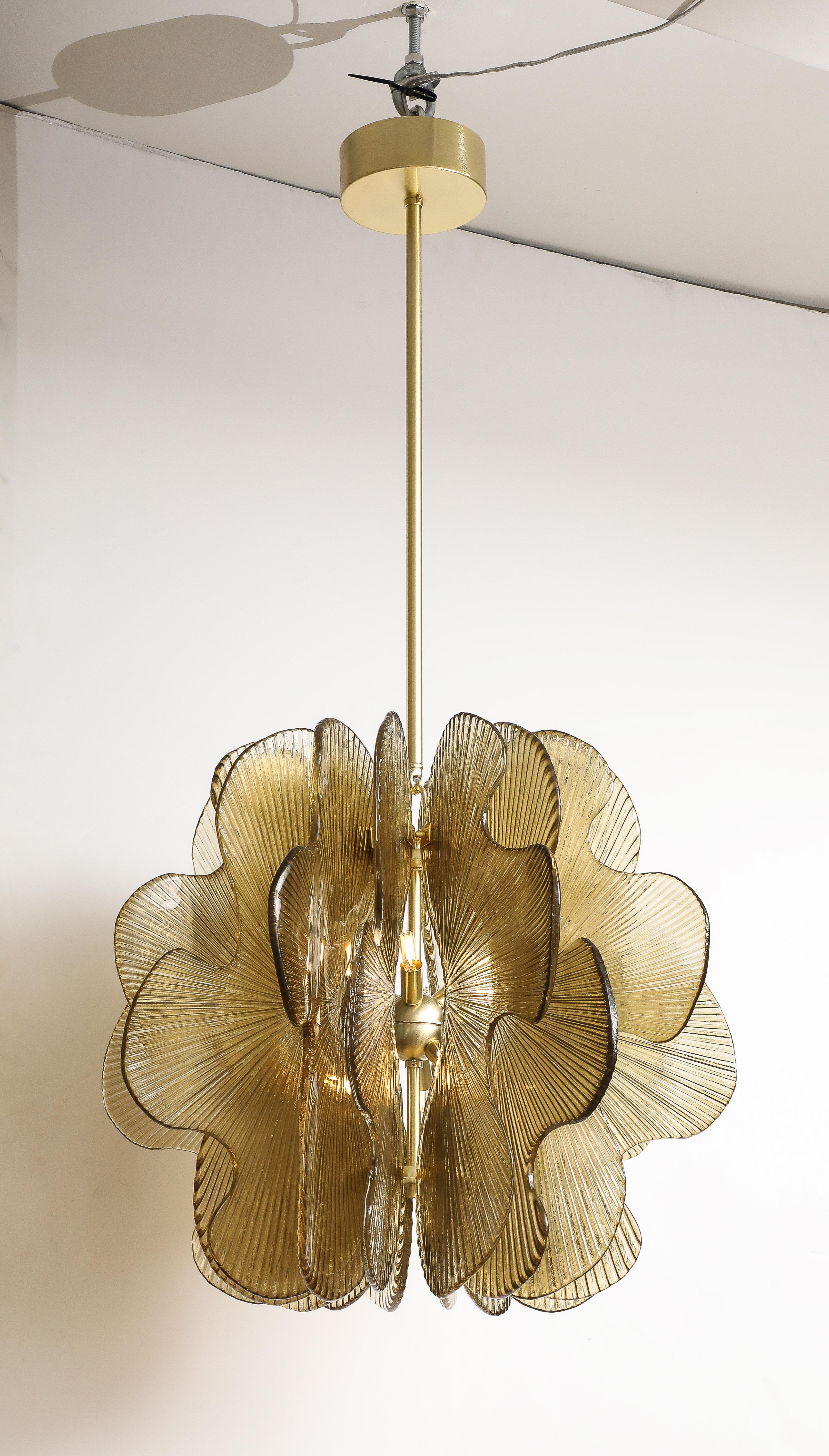 Warmes Gold Murano Glas Blume Scalloped Anhänger Kronleuchter, Italien im Angebot 5