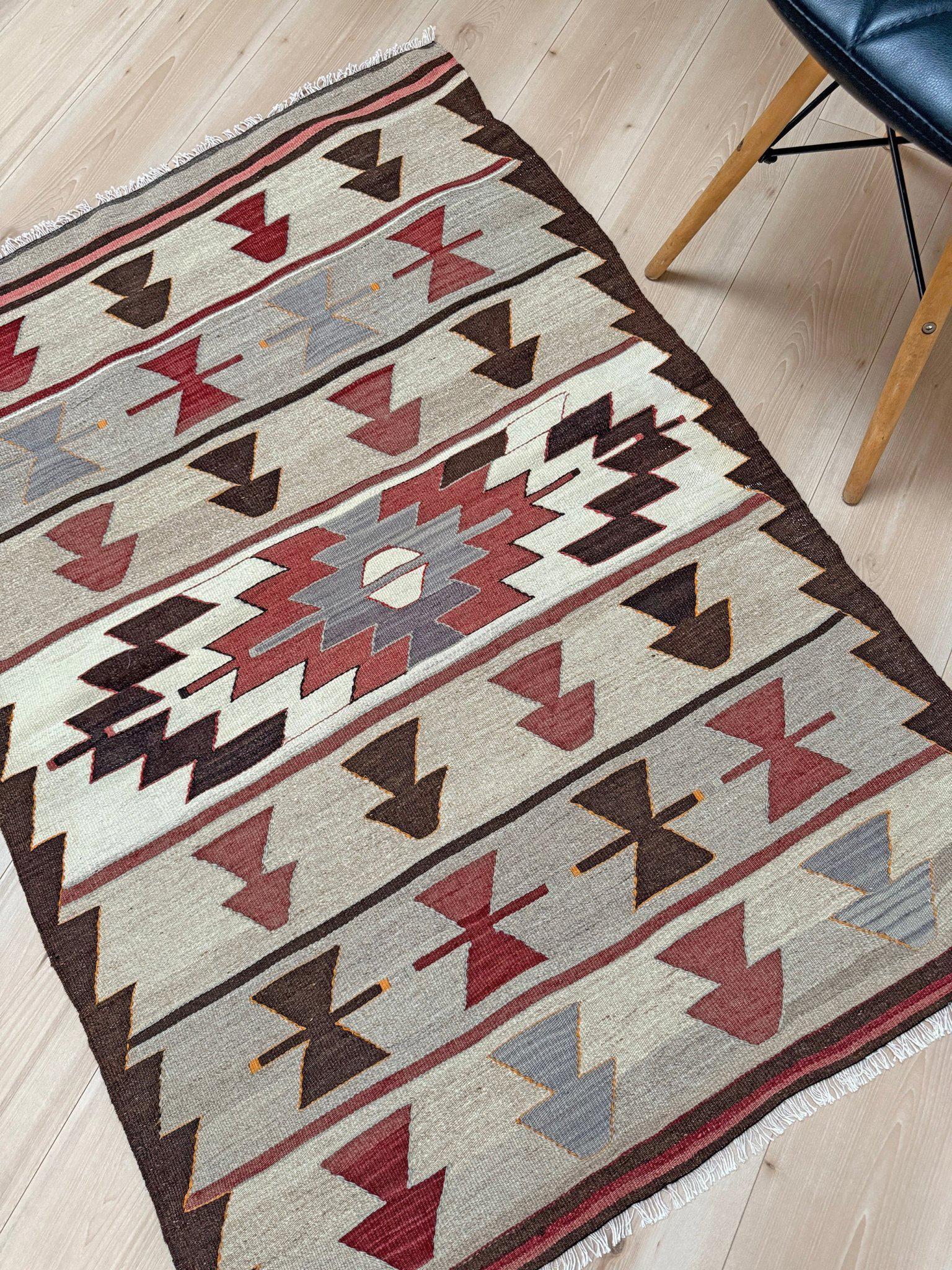 Warmes Elfenbein Mut Kilim - • Navajo Stil Türkischer Stammes-Teppich (3'x5') - • 1970s (Ende des 20. Jahrhunderts) im Angebot