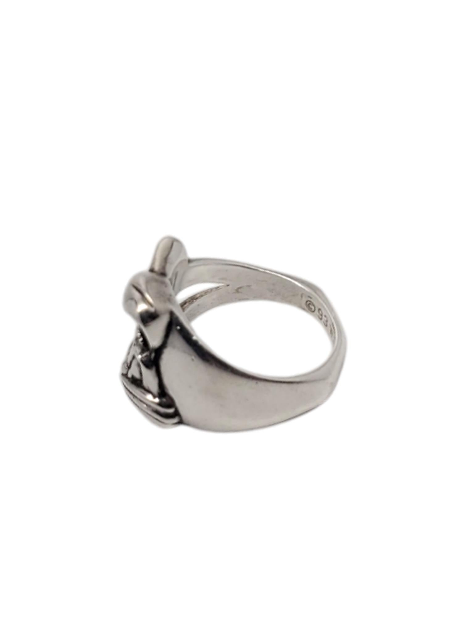 Anillo de dibujos animados Bugs Bunny de plata de ley de Warner Brothers -

Este anillo vintage de Warner Brothers presenta a Bugs Bunny engastado en plata de ley clásica.

Tamaño: 7,75

Vástago: 3,17 mm

Parte delantera del anillo aprox. 19 mm x 18