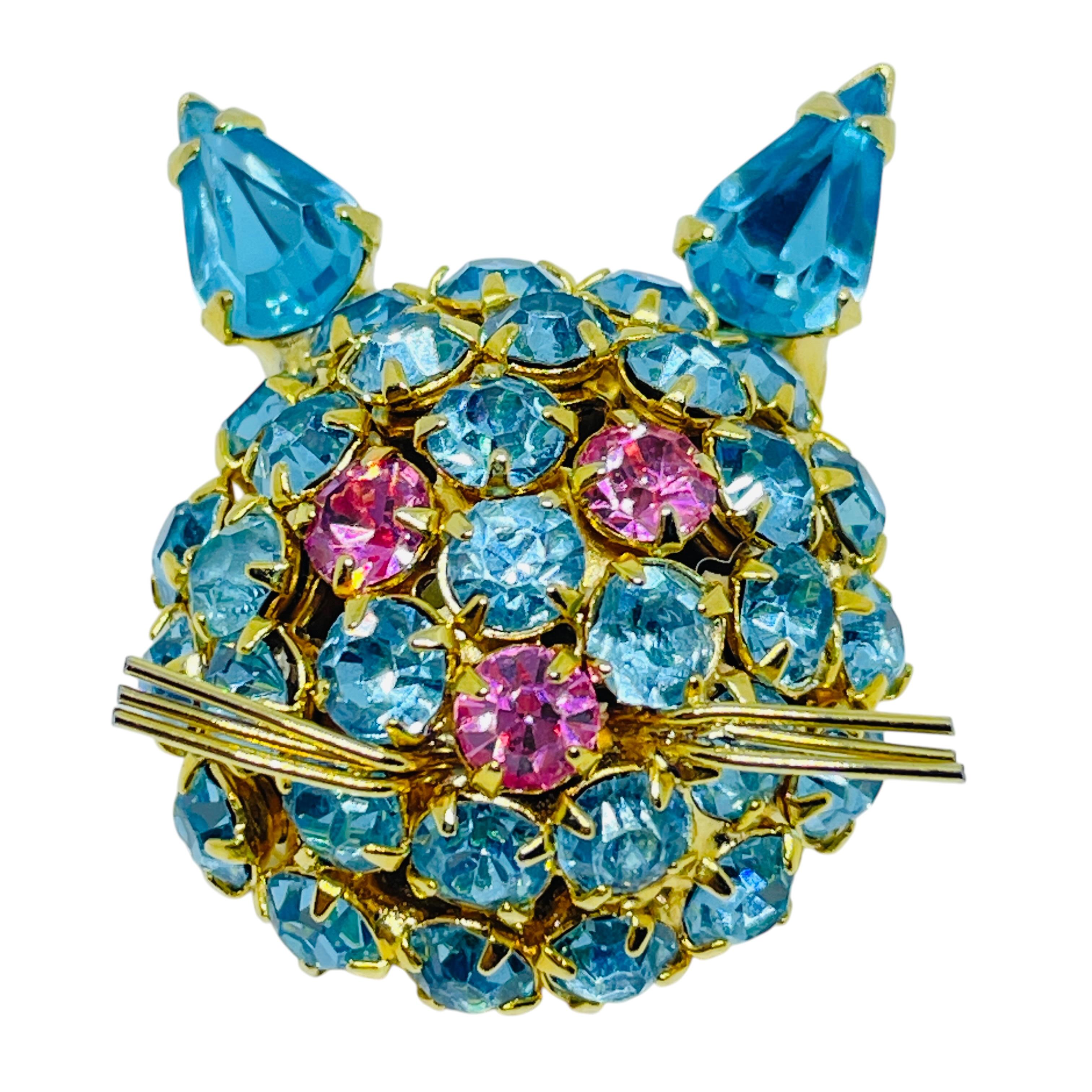 Spilla vintage firmata WARNER con gatto blu e rosa in vendita