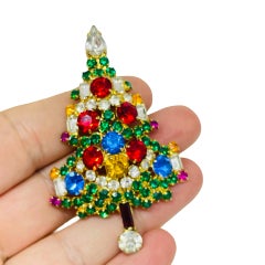 WARNER signed vintage gold tone jewel rhinestone Christmas tree designer brooch