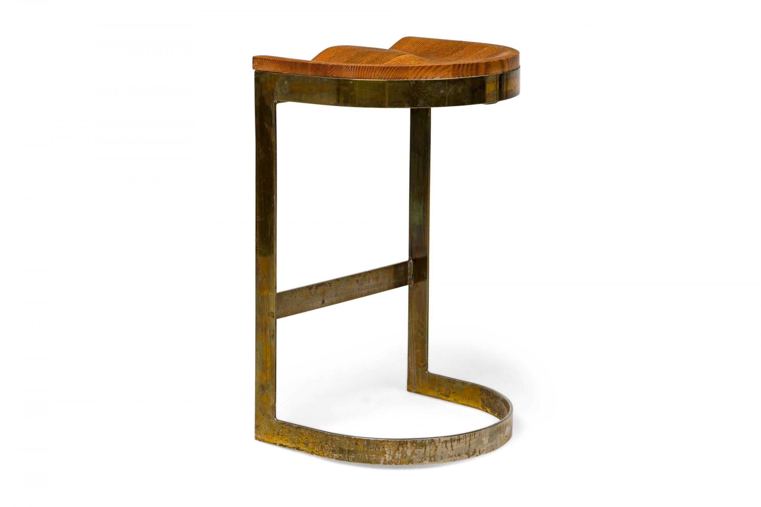 Warren Bacon Mid-Century American Messing und Holz Hufeisen Cantilever Barhocker (Moderne der Mitte des Jahrhunderts) im Angebot