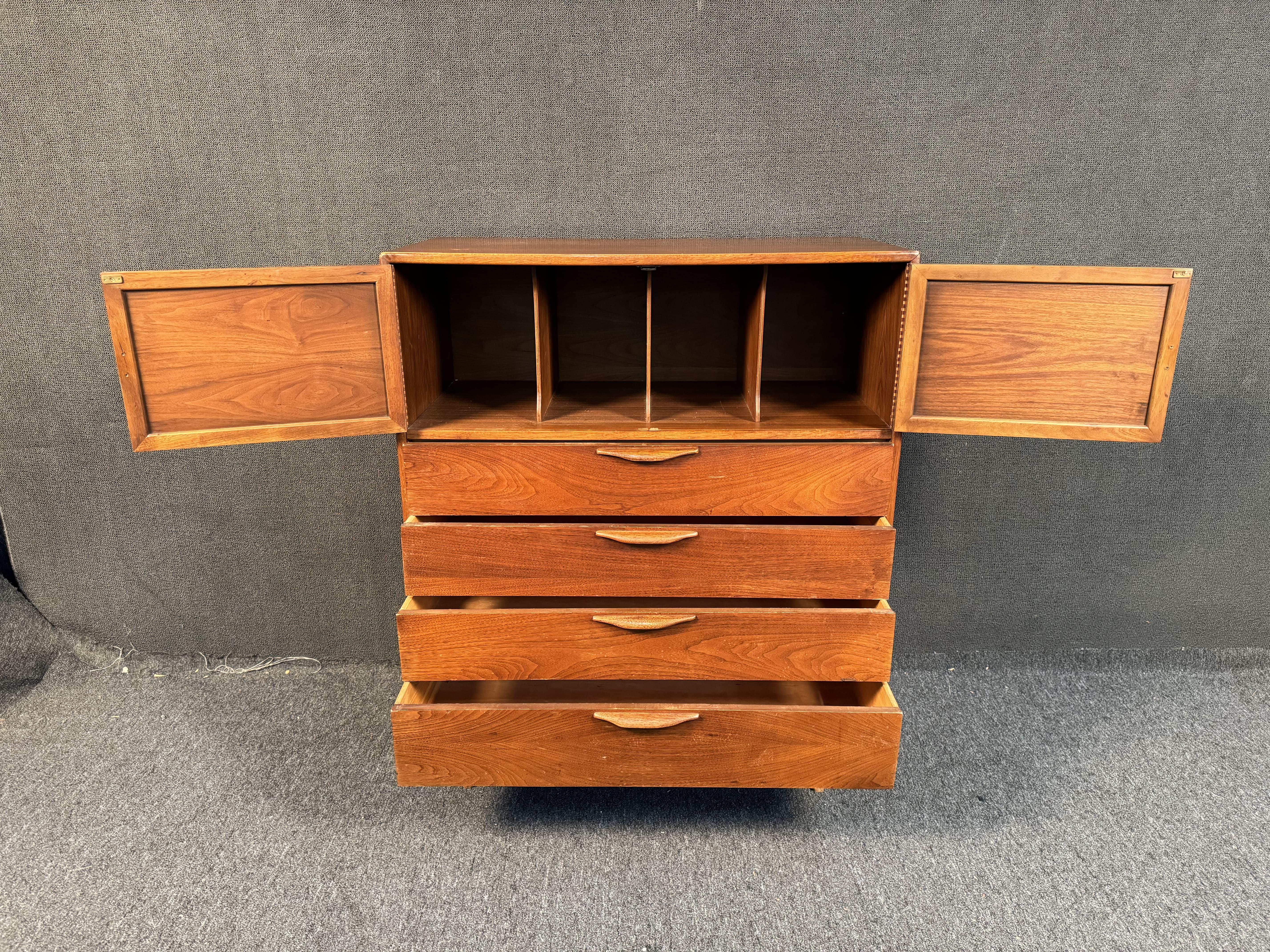 Warren Church for Lane Mid-Century Modern Gentlemans Chest For Sale 1