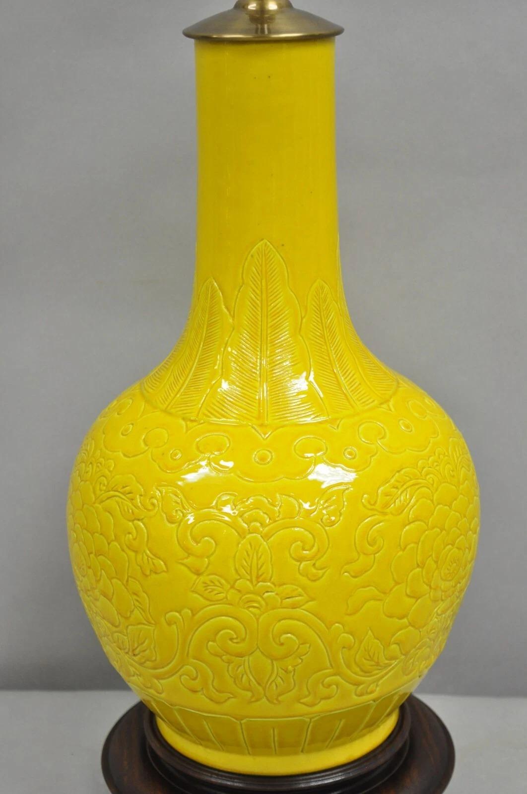 Cineserie Warren Kessler Chinoiserie Chinese Yellow Porcelain Bulbous Vase Table Lamp in vendita