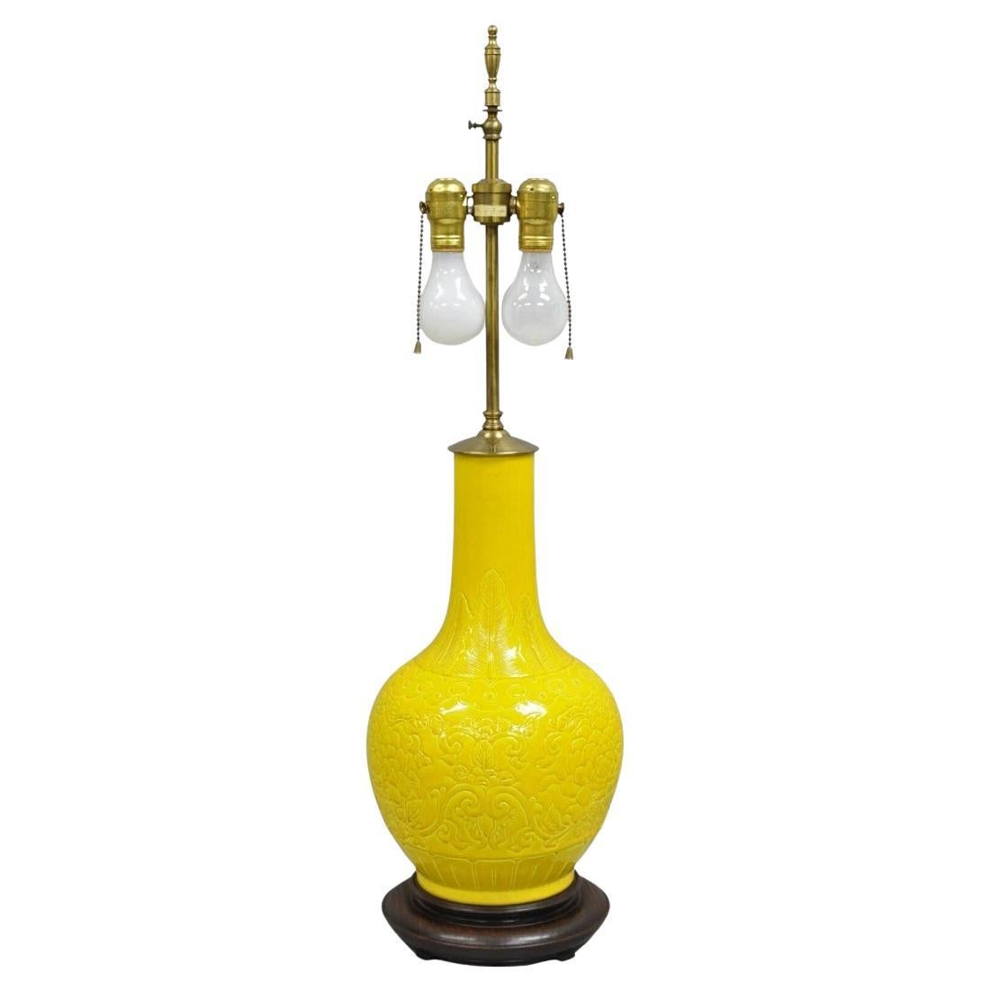 Warren Kessler Chinoiserie Chinese Yellow Porcelain Bulbous Vase Table Lamp