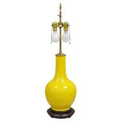 Warren Kessler Chinoiserie Chinese Yellow Porcelain Bulbous Vase Table Lamp