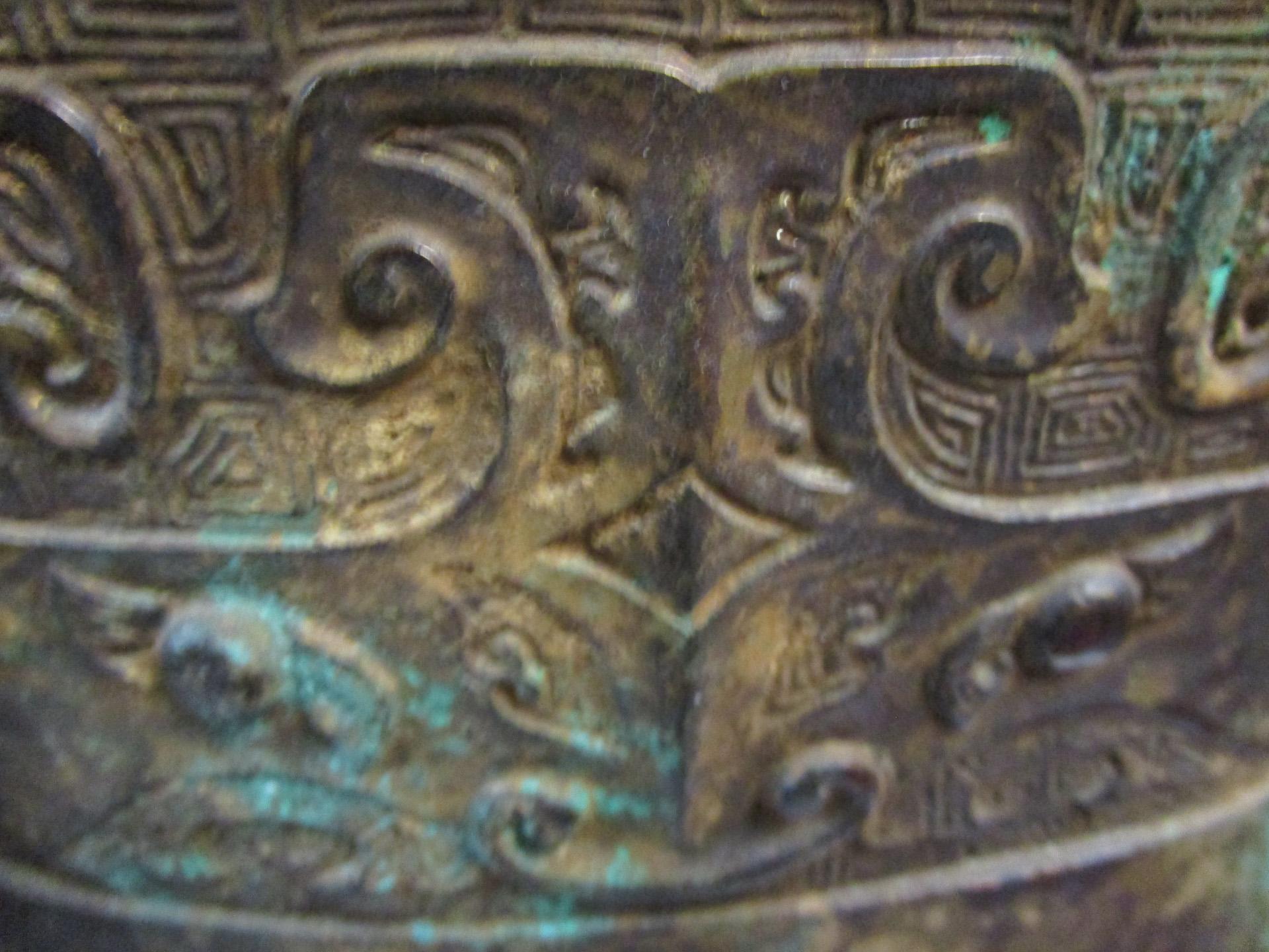 Warren Kessler Patinated Bronze Archaic Chinese Vessel Double Socket Lampe Paar  im Angebot 3