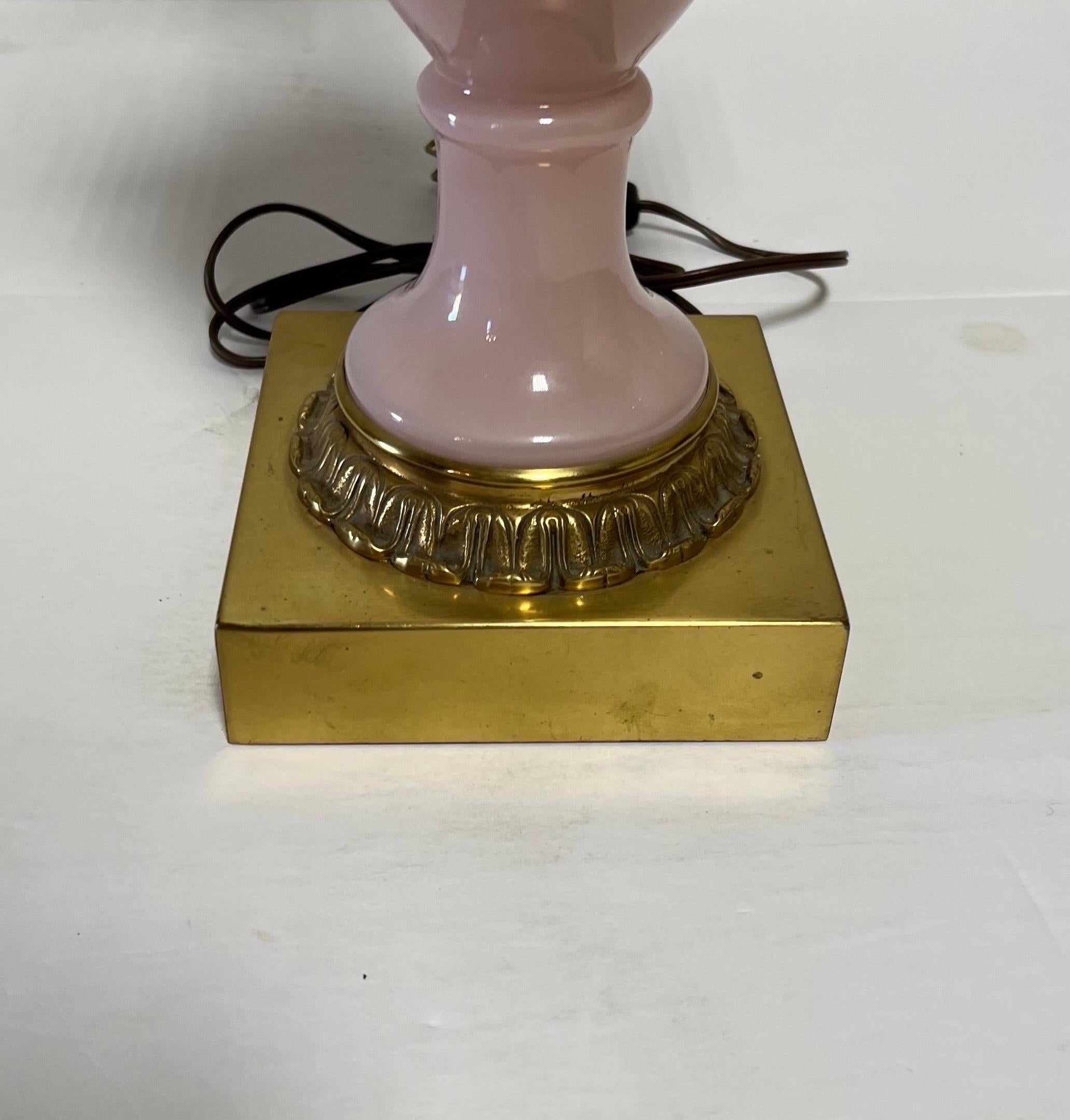 Warren Kessler Pink Glass & Bronze Table Lamp In Good Condition For Sale In New York, NY